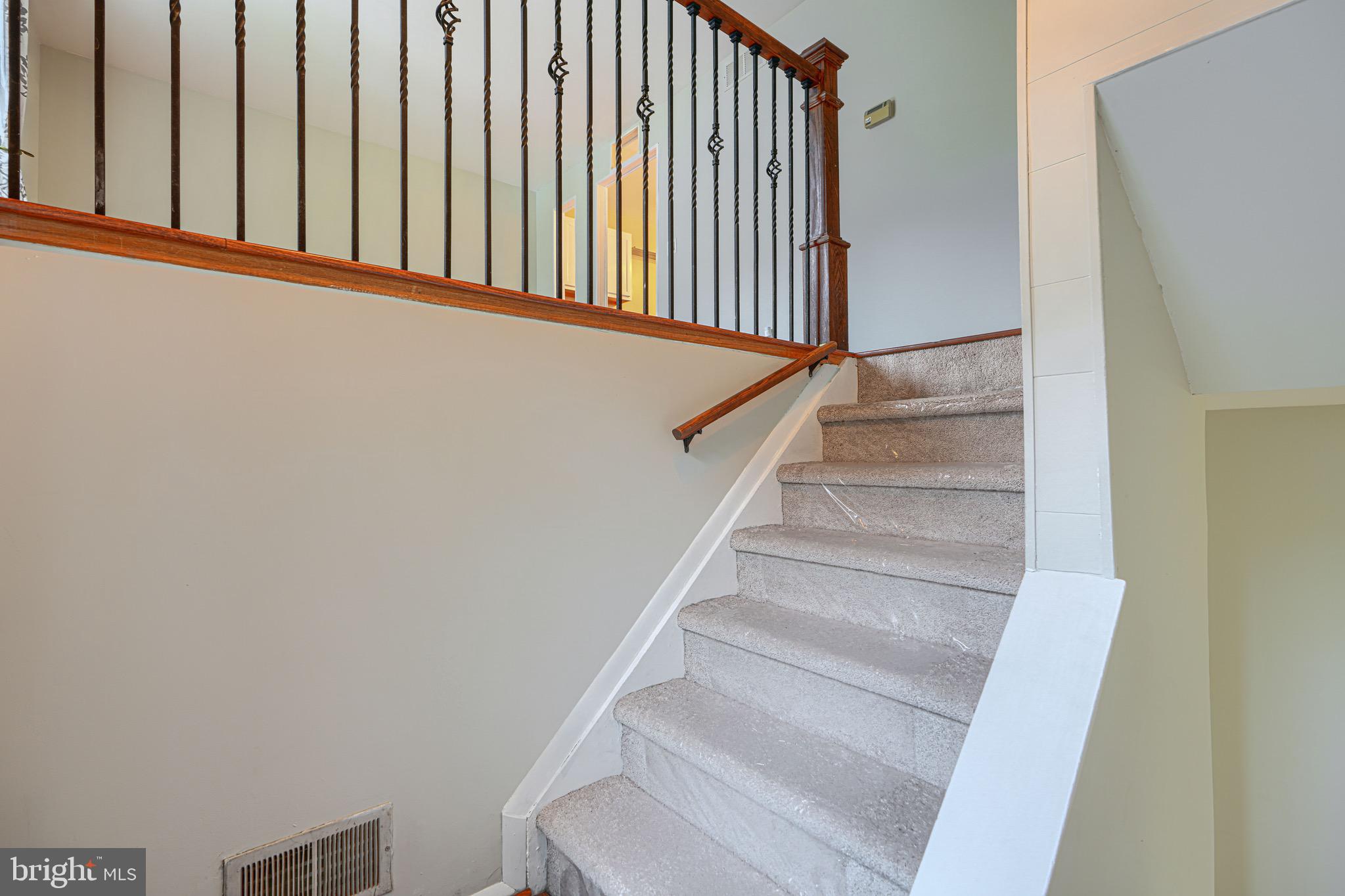 BAY COUNTRY - Residential