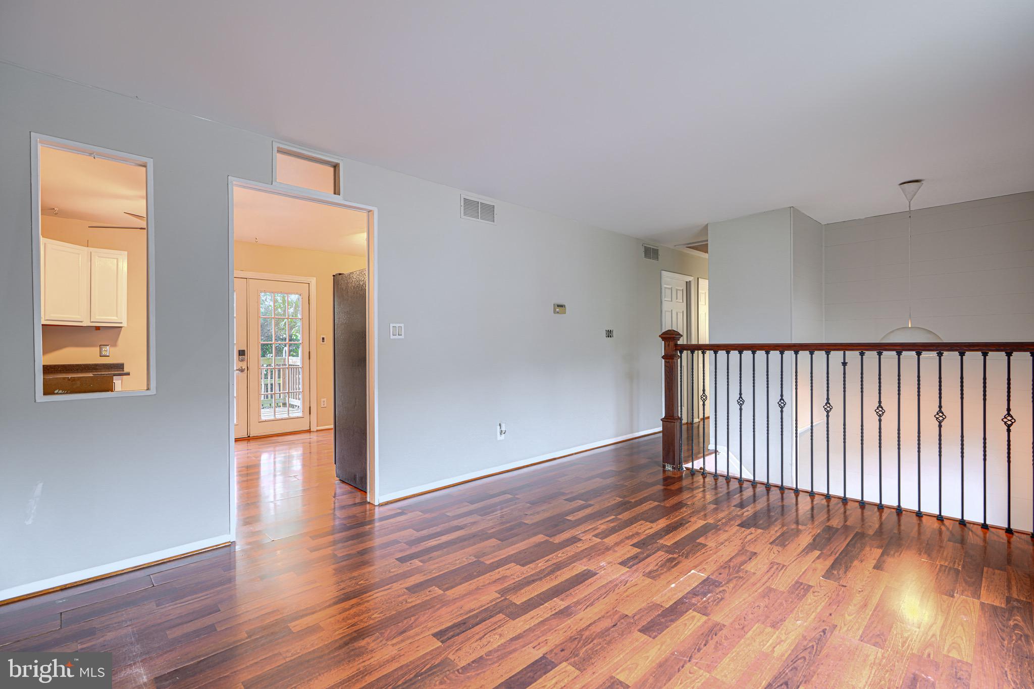 BAY COUNTRY - Residential