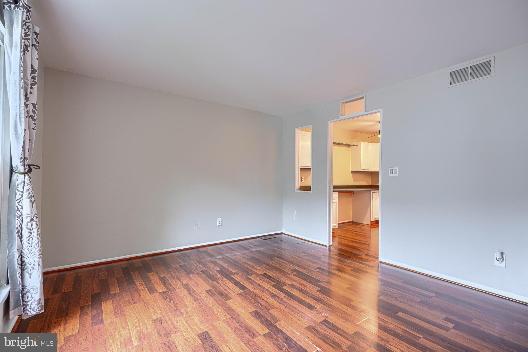 BAY COUNTRY - Residential
