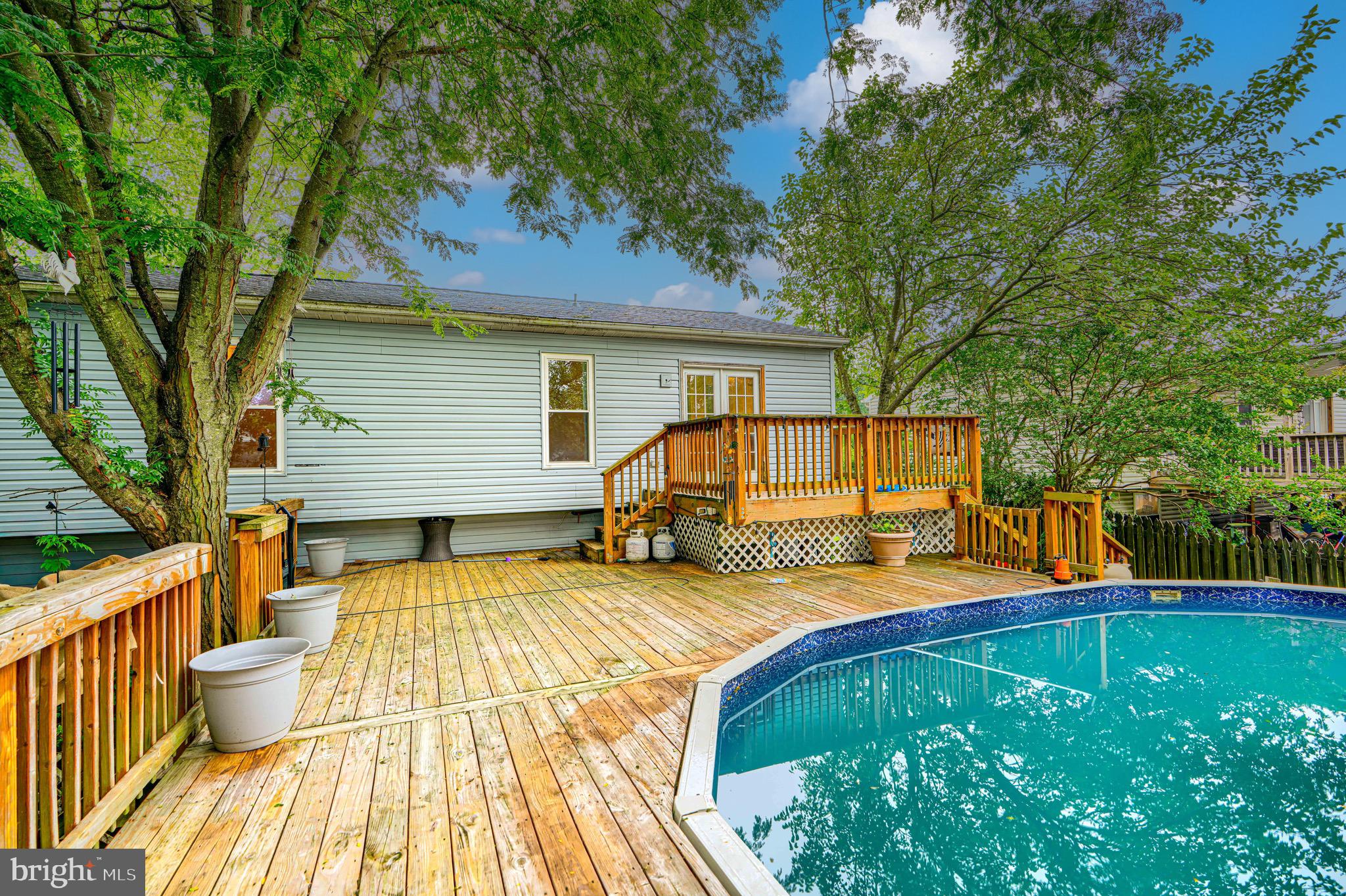 BAY COUNTRY - Residential