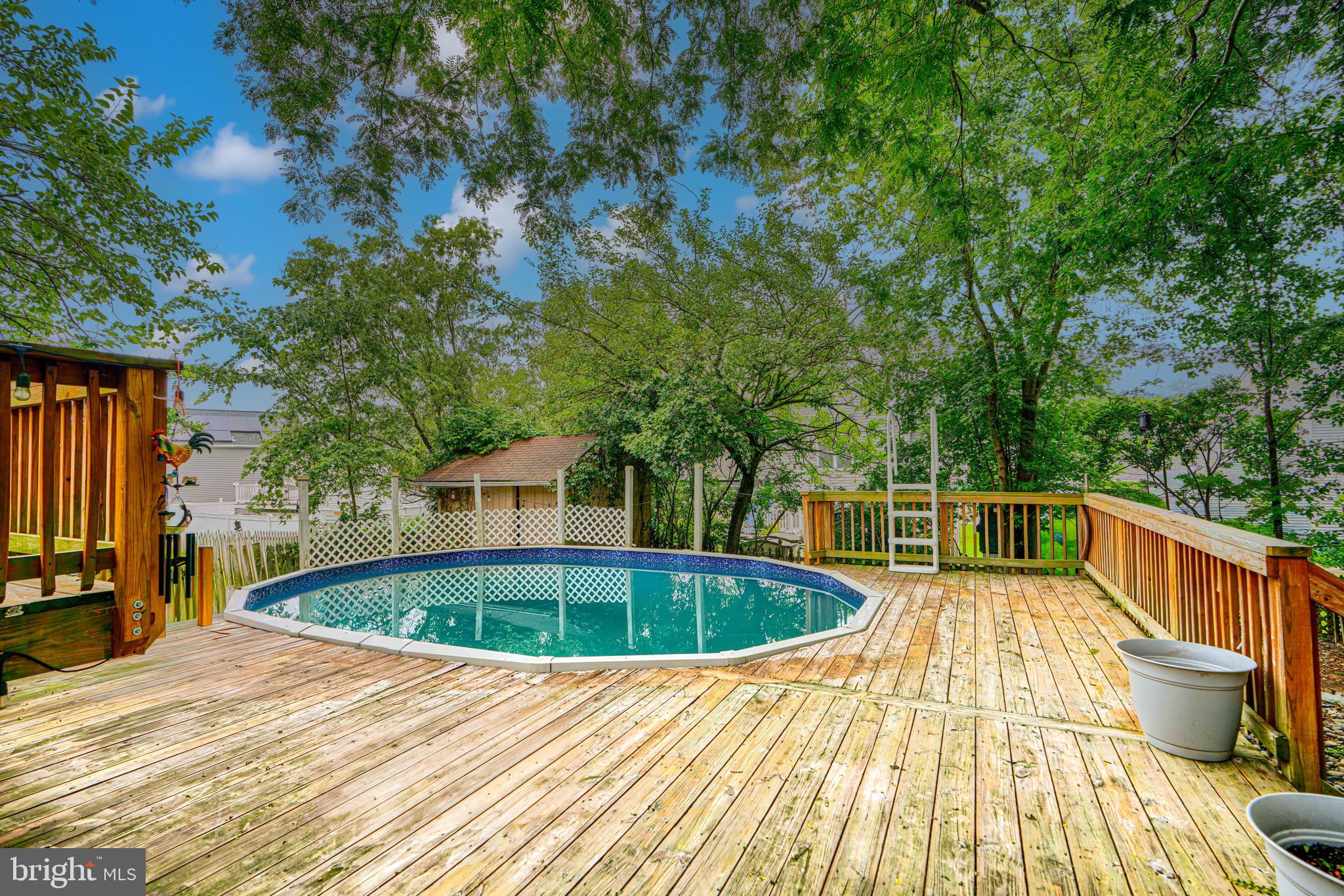 BAY COUNTRY - Residential