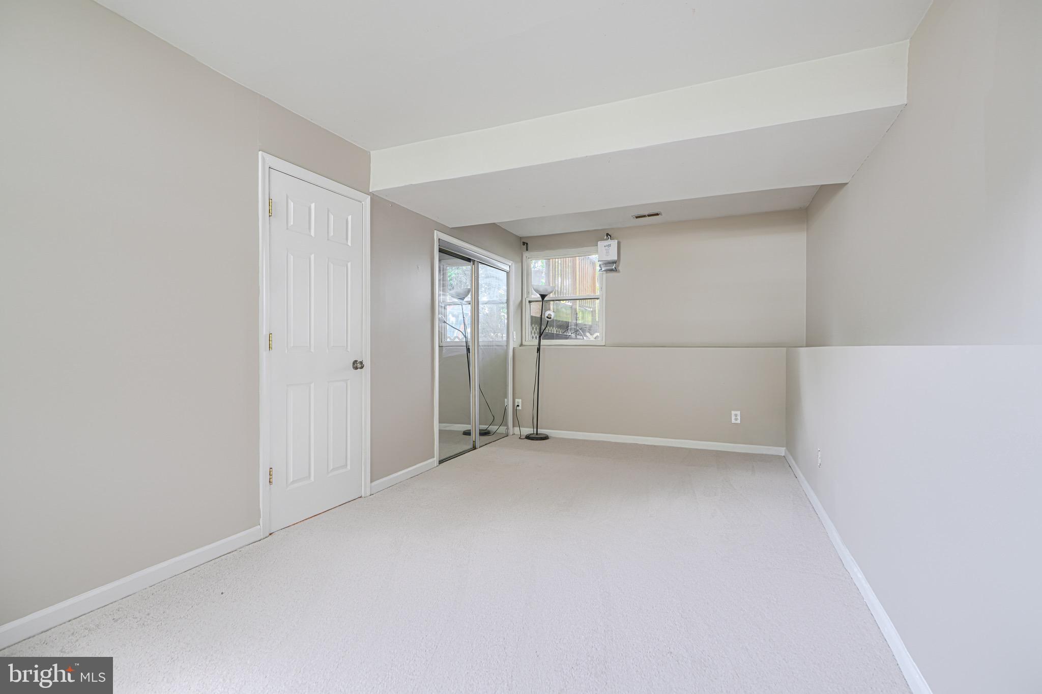 BAY COUNTRY - Residential