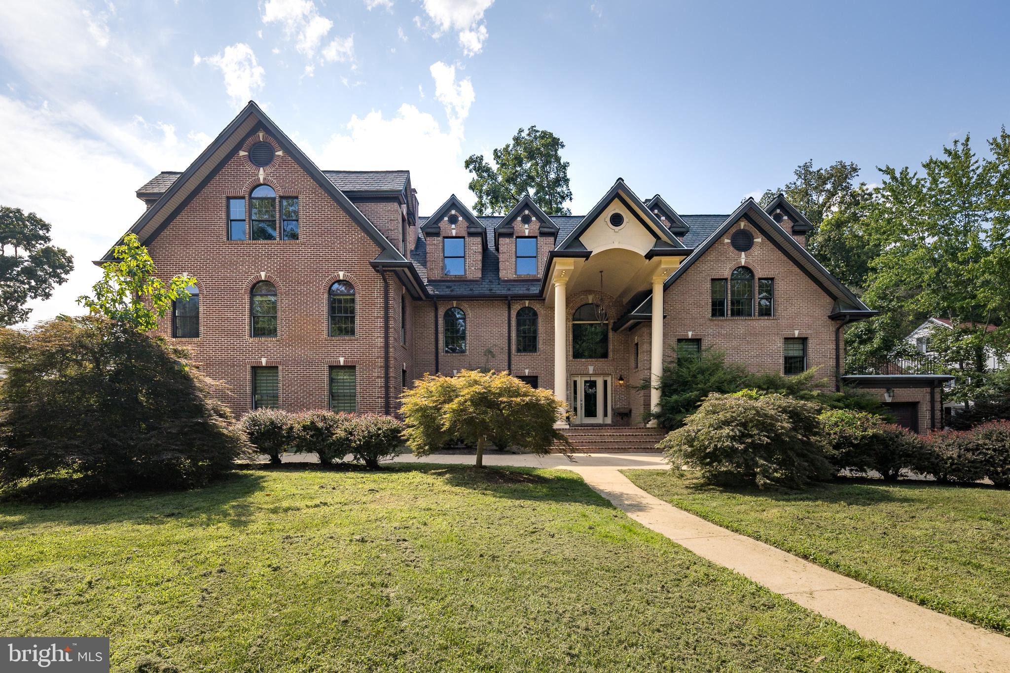 WAYNEWOOD - Residential