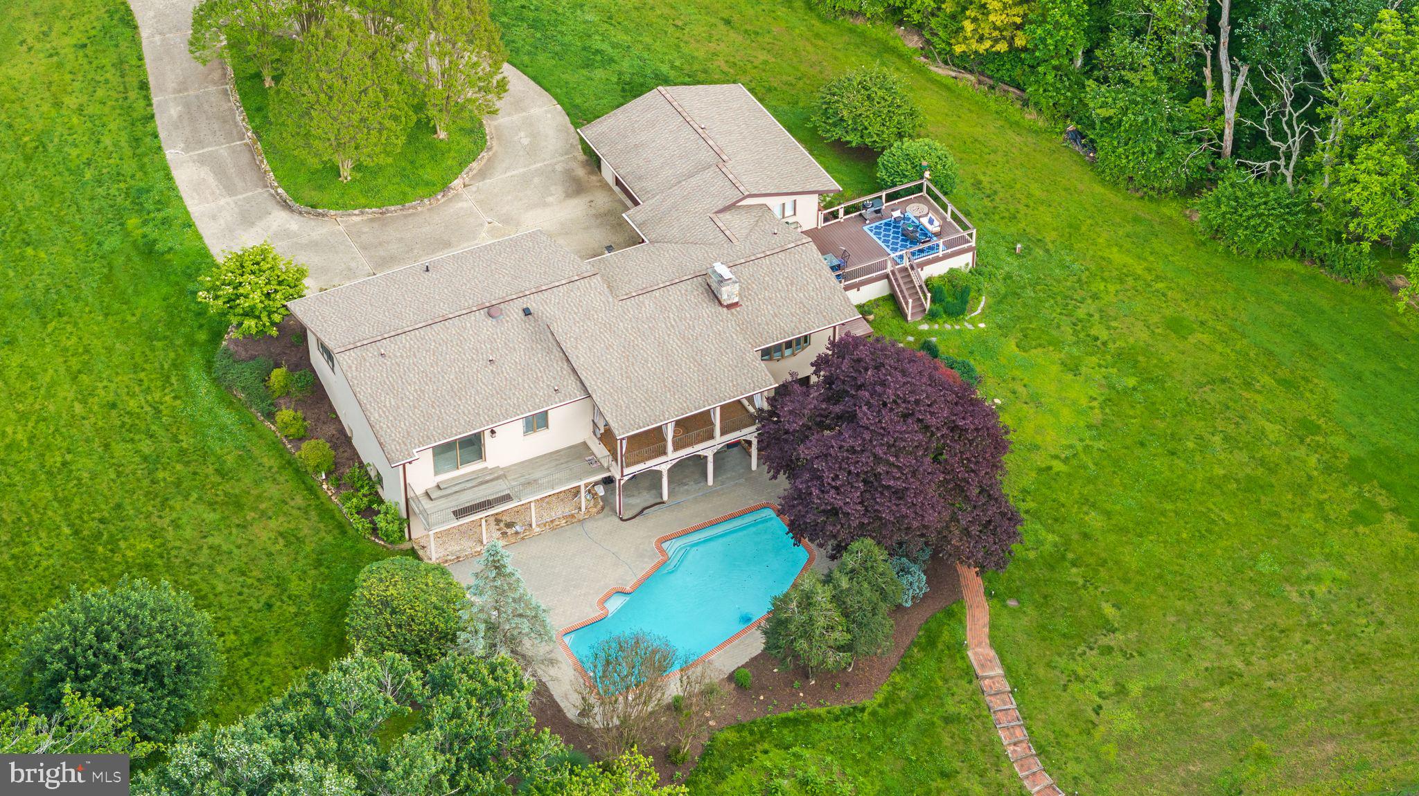 MANOR BROOK - Residential