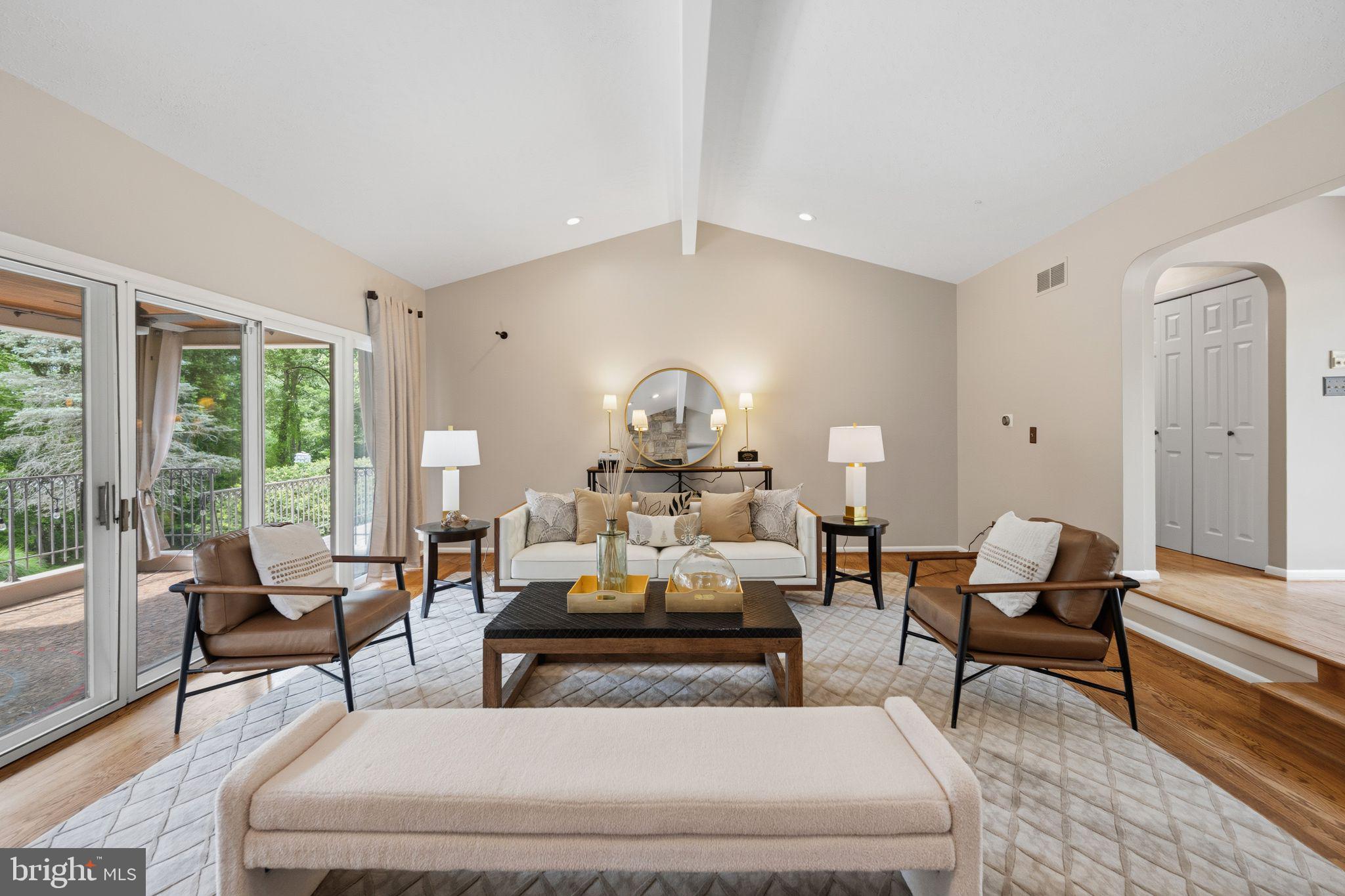 MANOR BROOK - Residential
