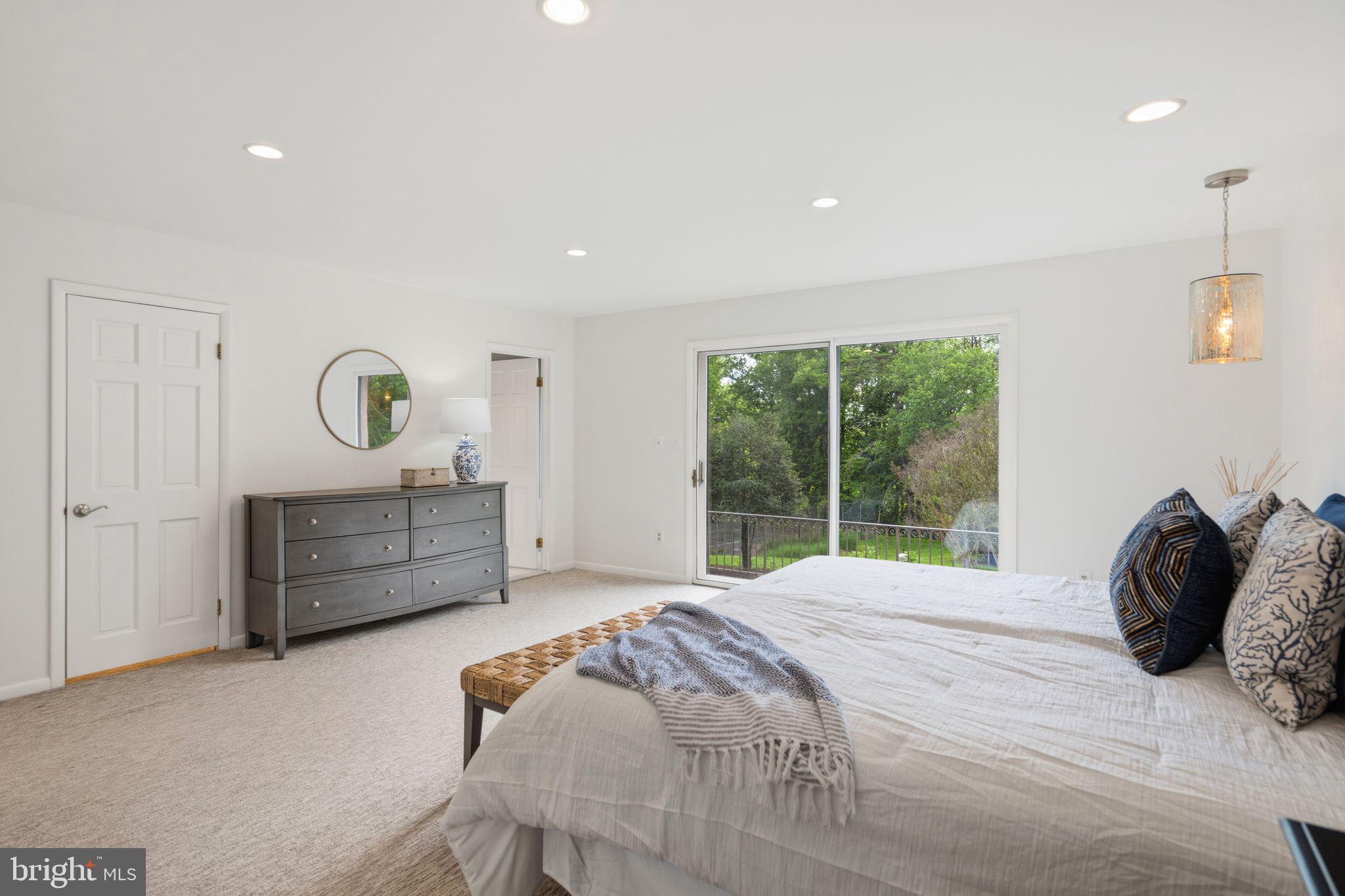 MANOR BROOK - Residential