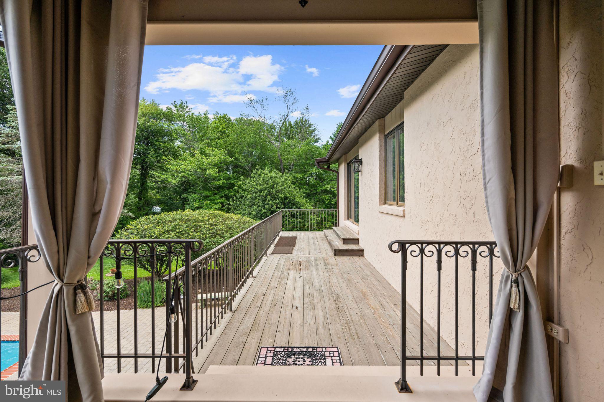 MANOR BROOK - Residential