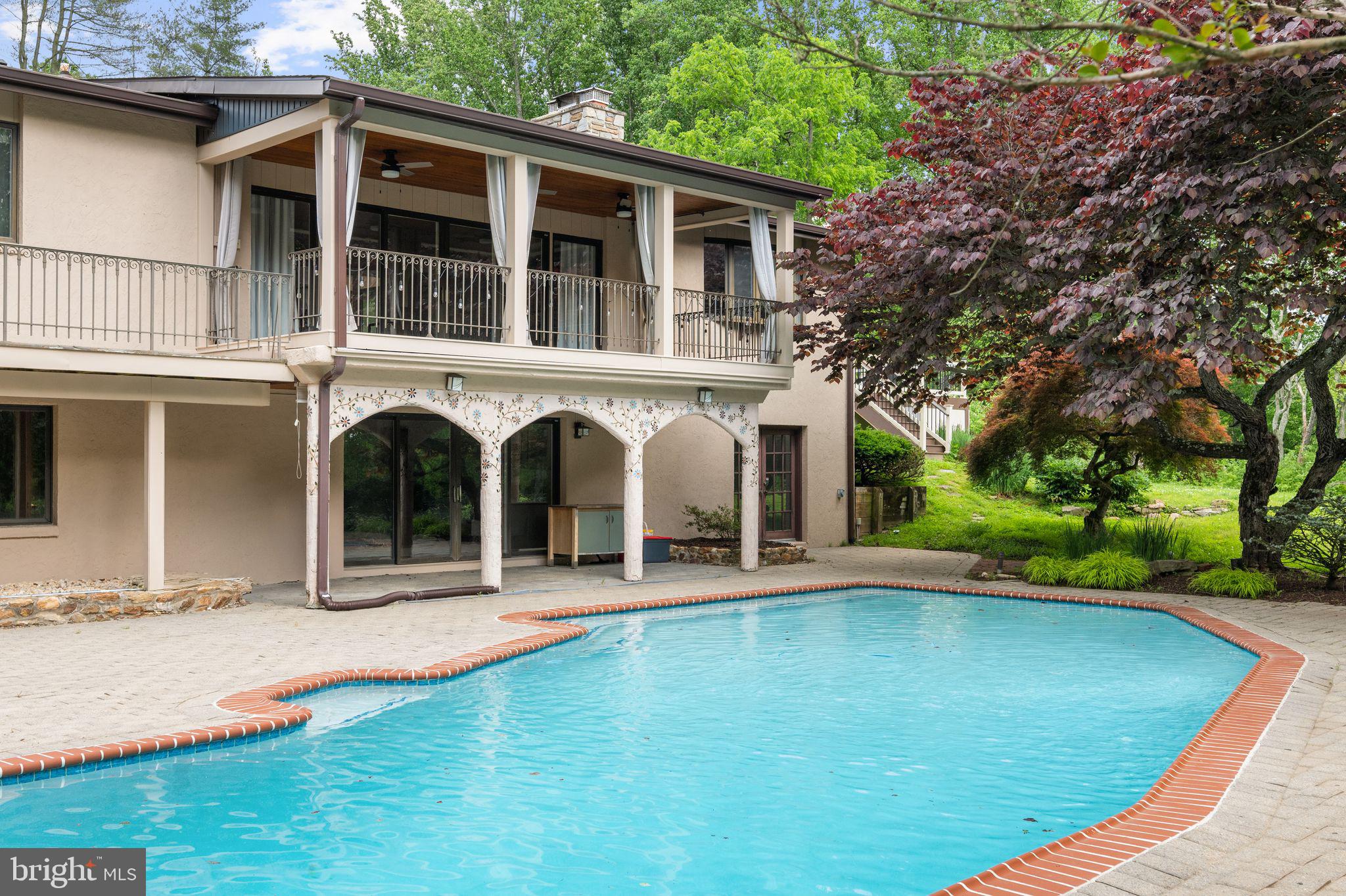 MANOR BROOK - Residential