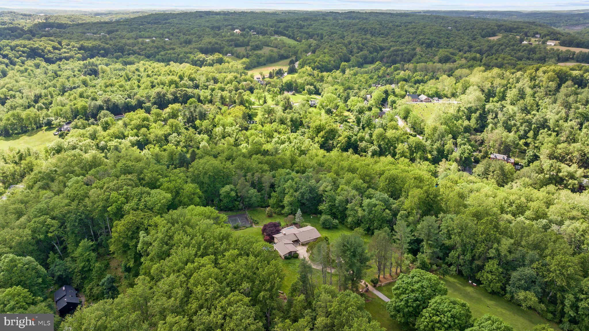 MANOR BROOK - Residential