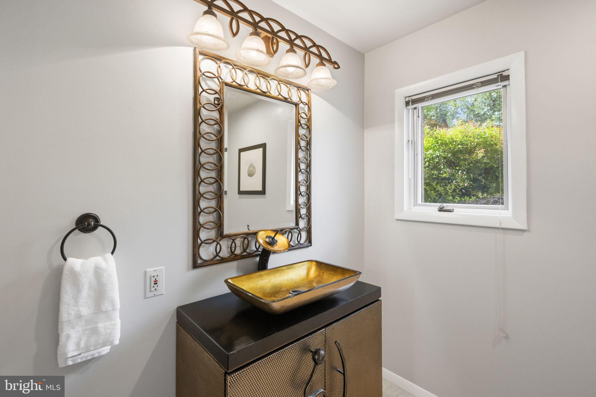 MANOR BROOK - Residential
