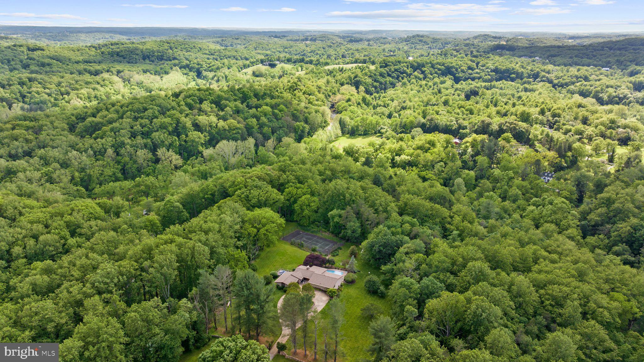 MANOR BROOK - Residential