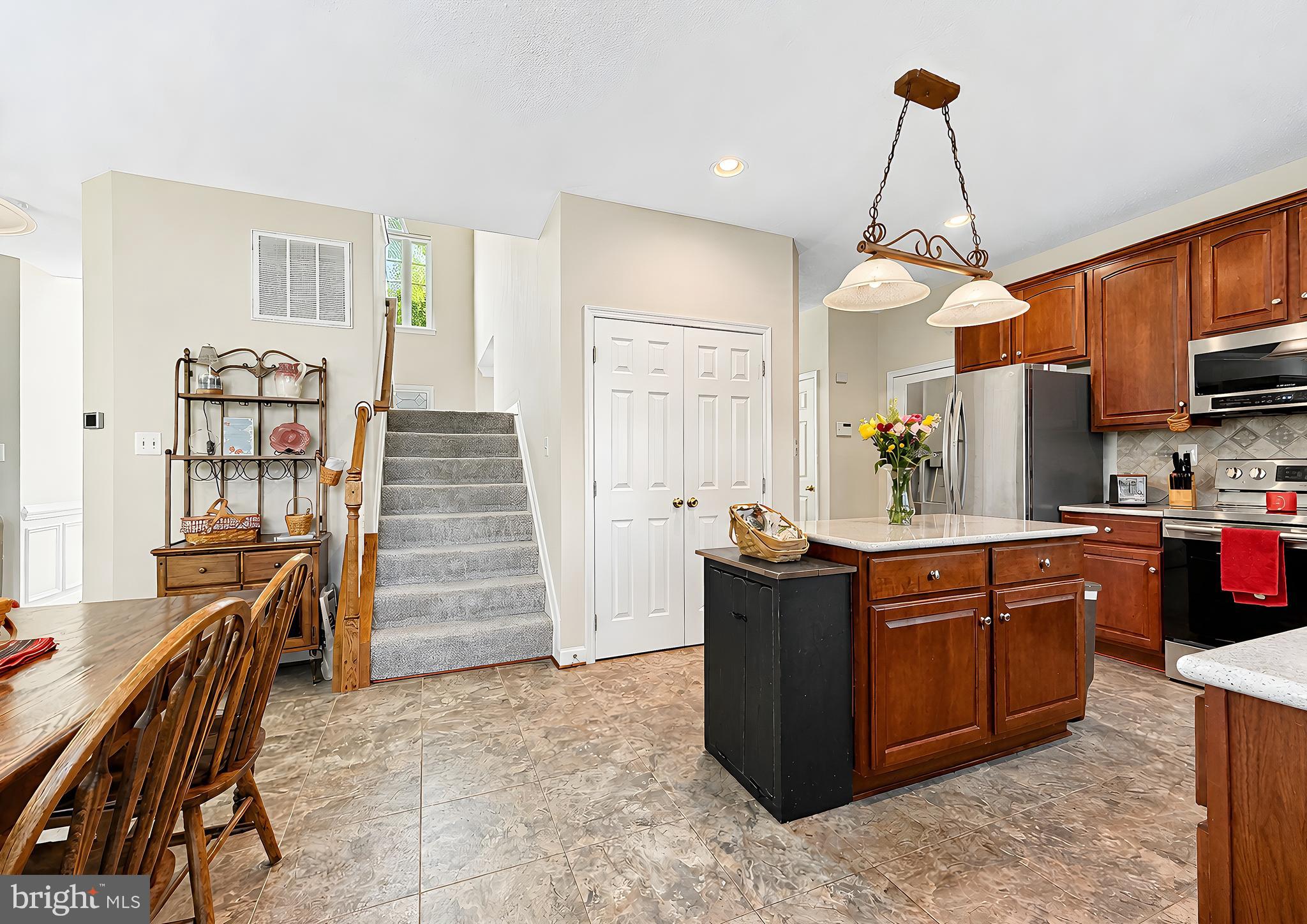 KINGS GRANT - Residential
