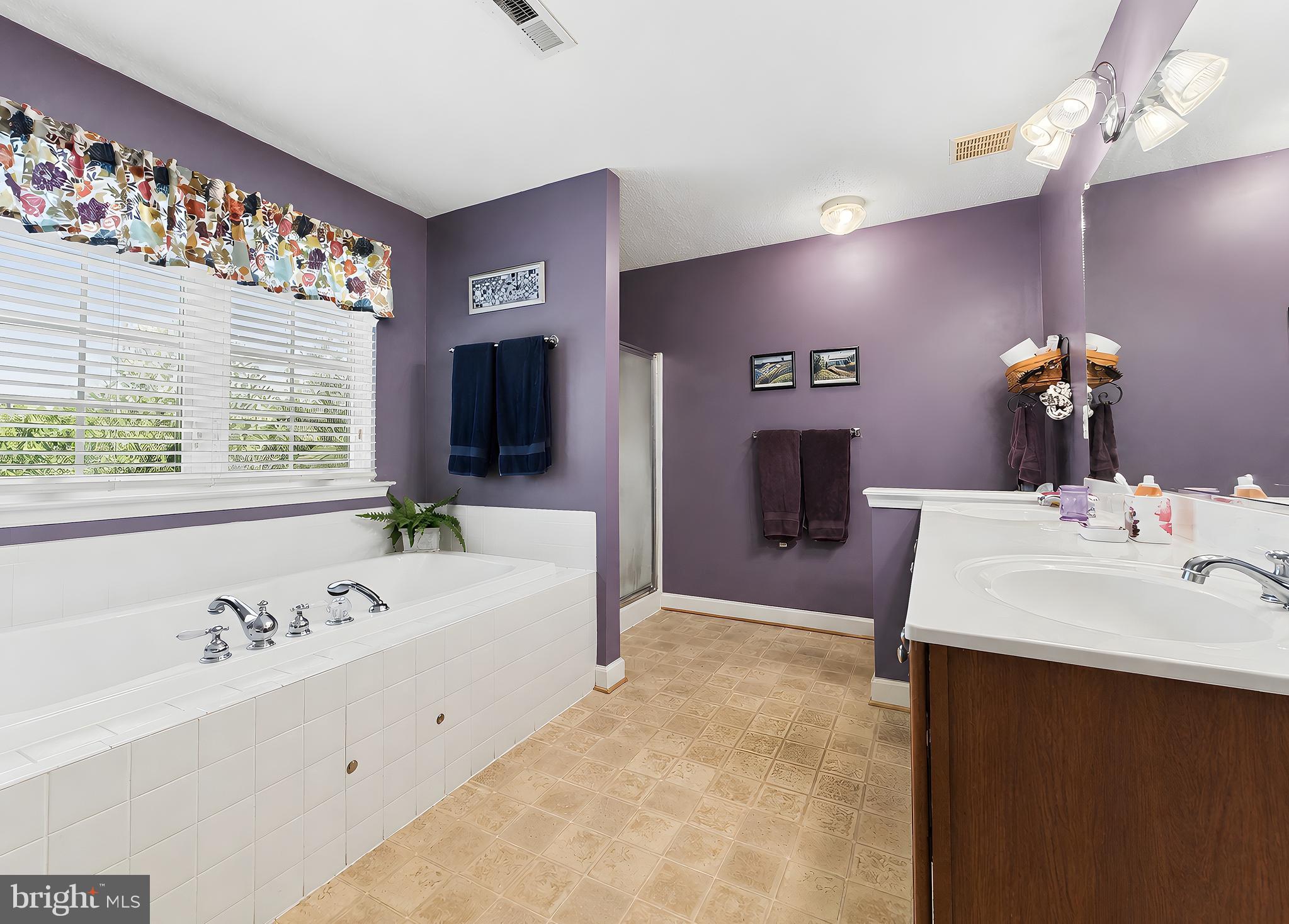 KINGS GRANT - Residential