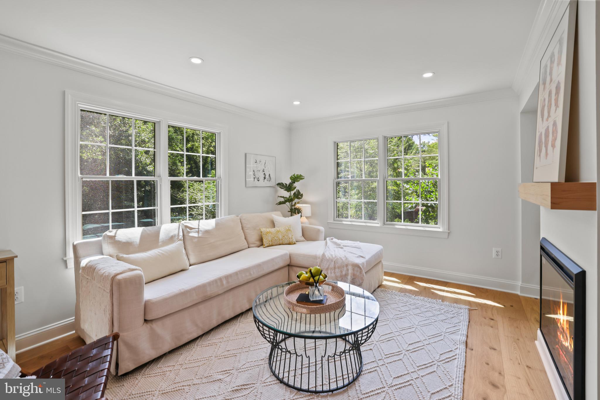 LAKE BRADDOCK - Residential