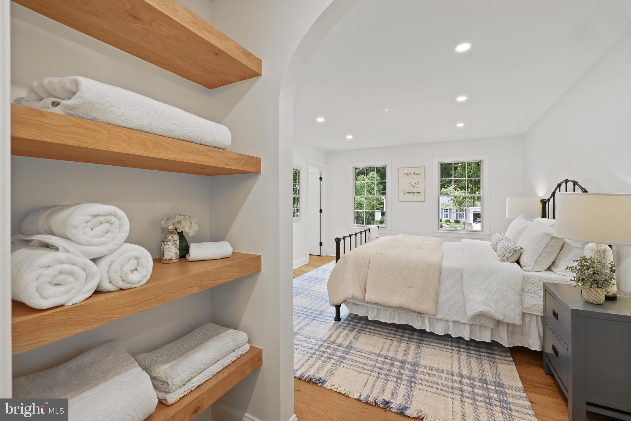 LAKE BRADDOCK - Residential
