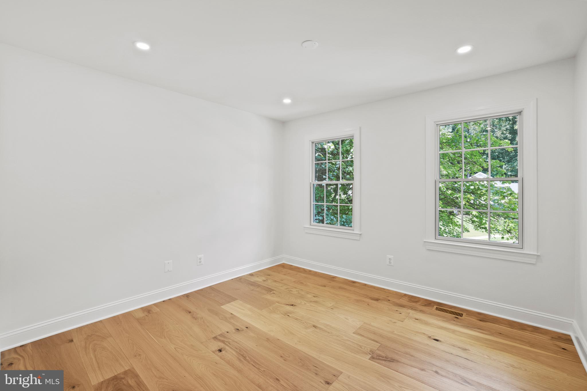 LAKE BRADDOCK - Residential