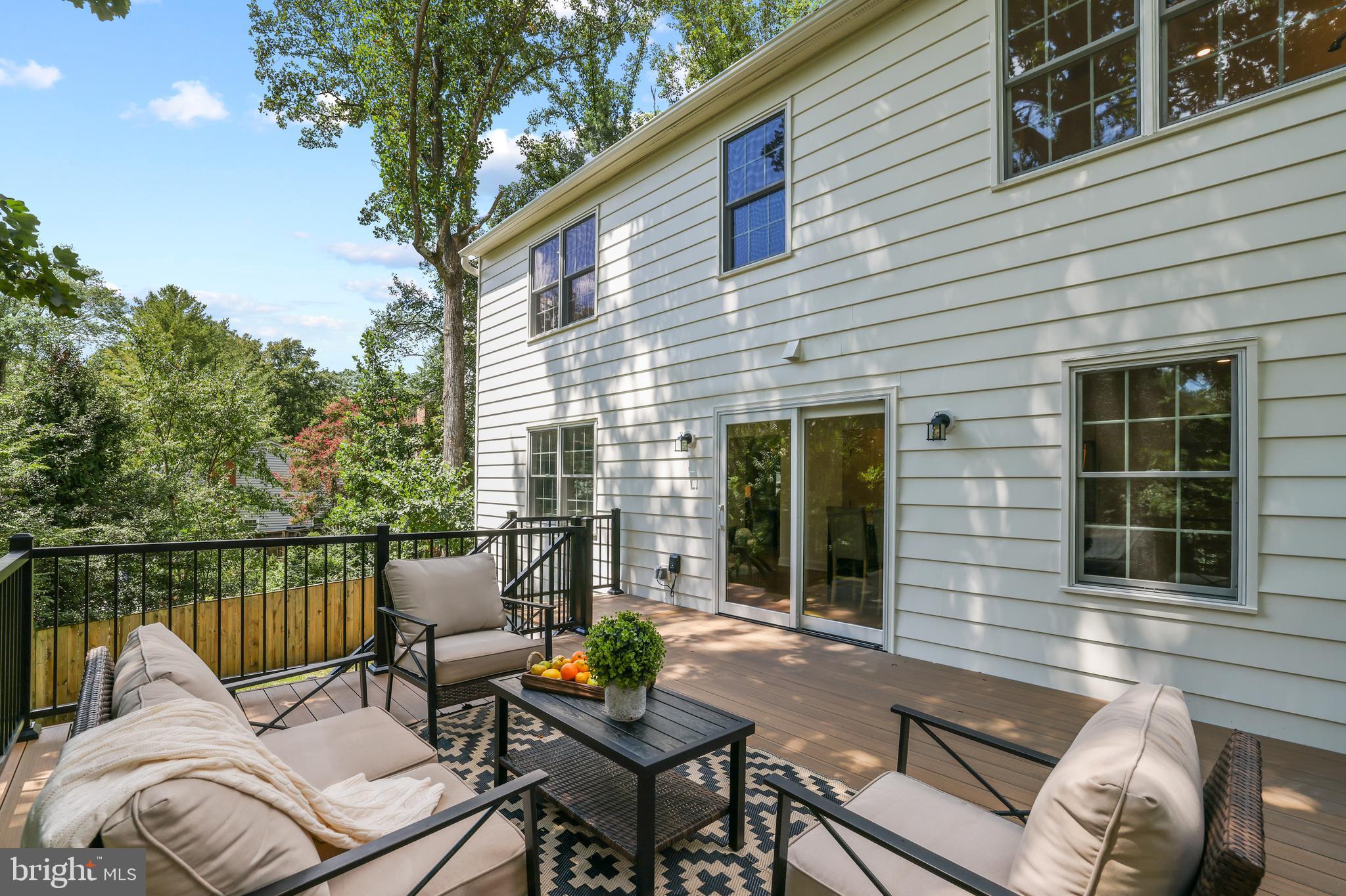 LAKE BRADDOCK - Residential