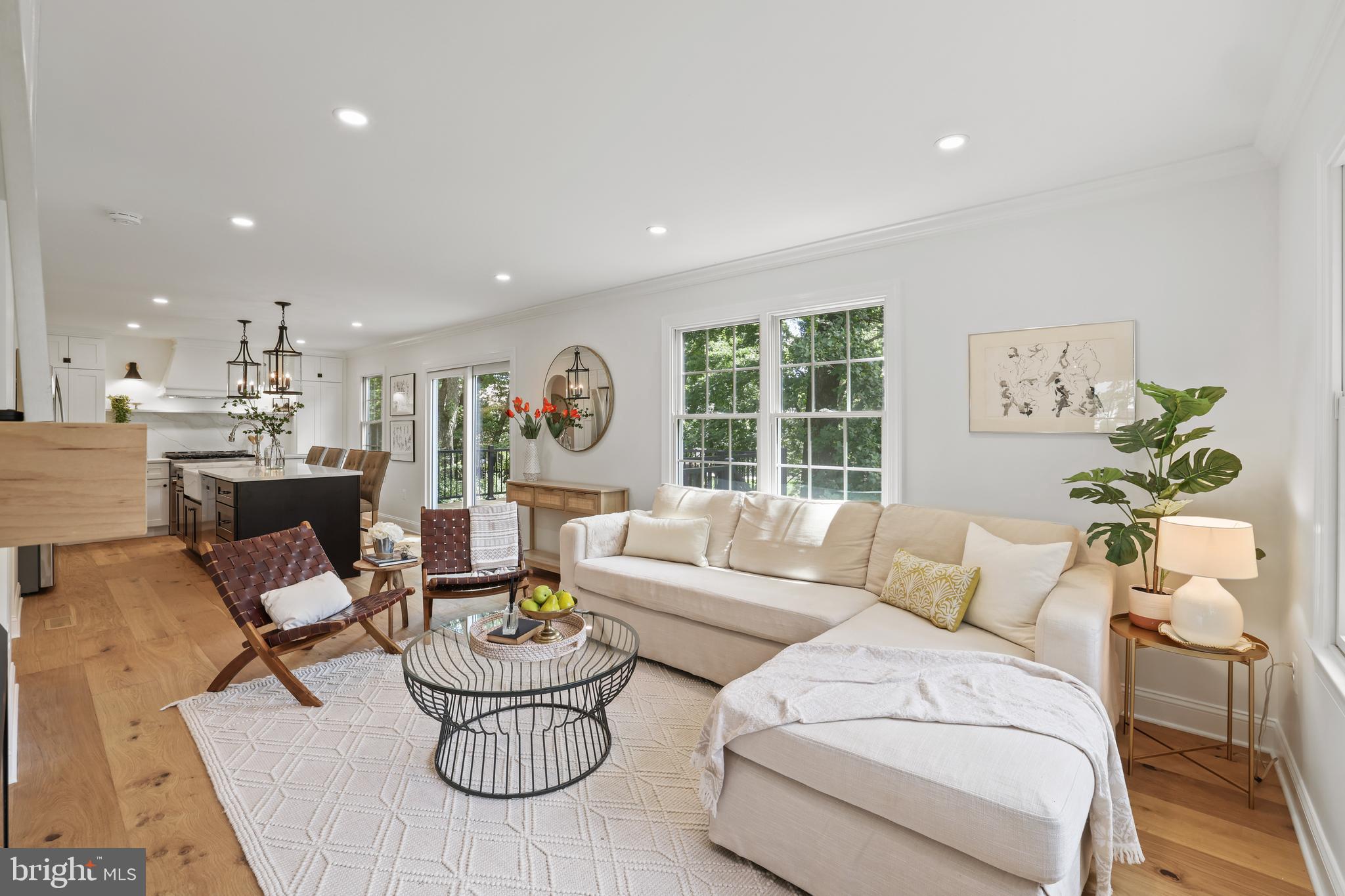 LAKE BRADDOCK - Residential