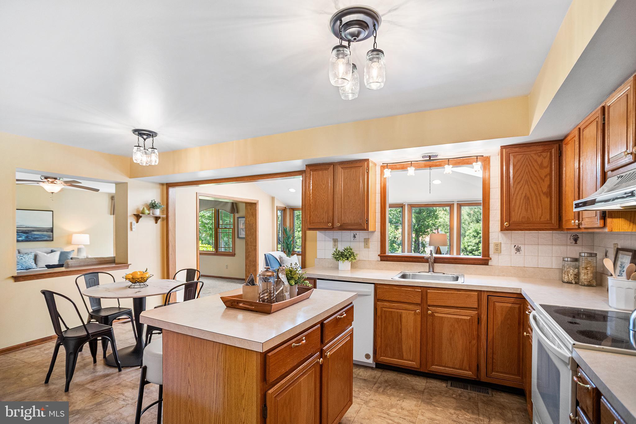ROCKFORD ESTATES - Residential