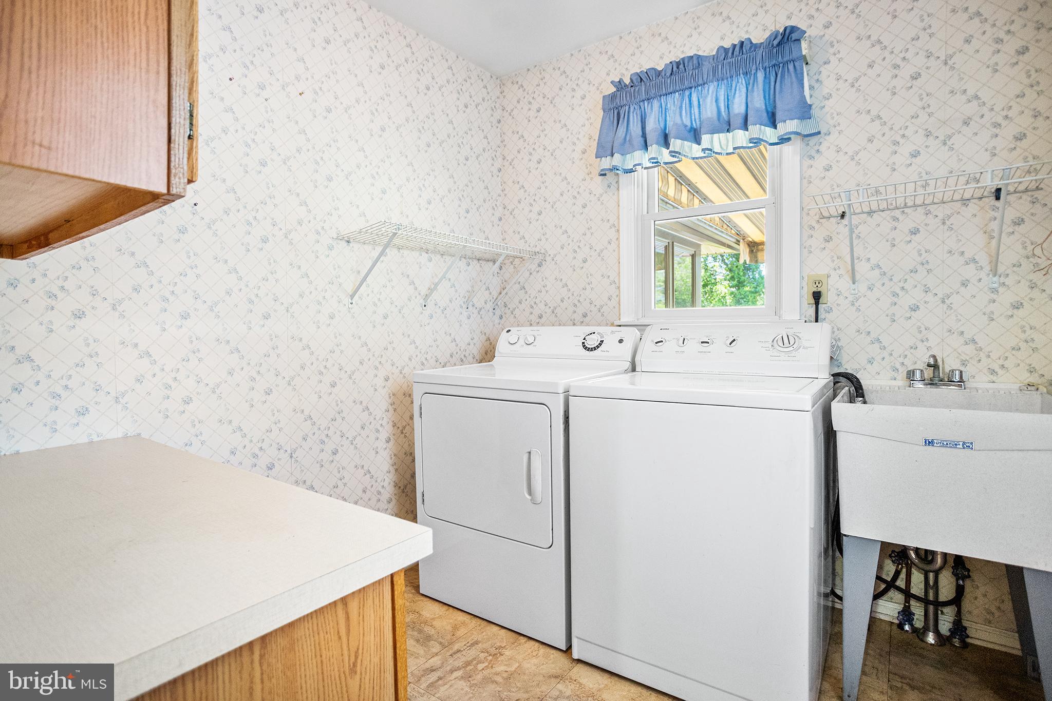 ROCKFORD ESTATES - Residential