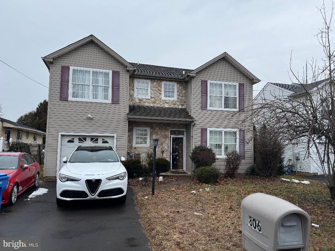 Located in the town of Croydon in Bucks County,  large five bedroom two and a half bath  colonial,  home was built in 2002,  nice stone front and vinyl  siding,  large kitchen with plenty of cabinet space, nice sized living room and dining area, first floor laundry room, half bath on the first floor, second floor has a huge halway area with high ceiling and beautiful chandelier, huge master bedroom with master bath and plenty of closet space, four other nice size bedrooms with nice closet space and some have a vaulted ceilings,  large fenced rear yard, one car garage with interior access,  heat pump with central air, greqt location near school, major roads, shopping and restaurants.  please contact the listing agent with any questions.