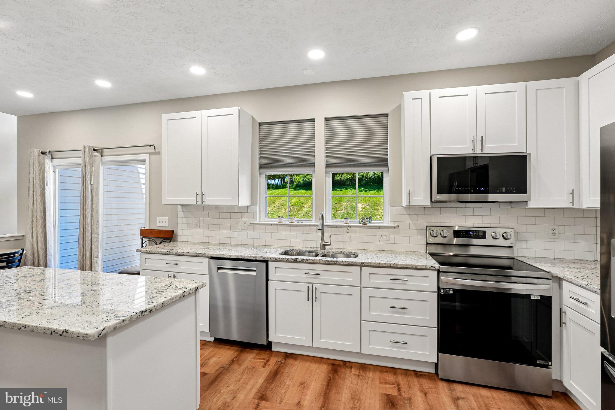 MANCHESTER FARMS - Residential