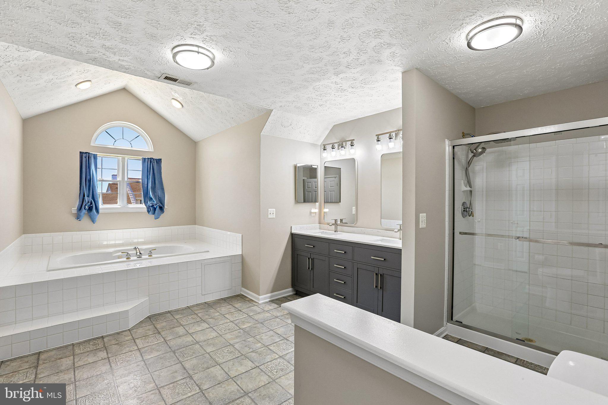 MANCHESTER FARMS - Residential