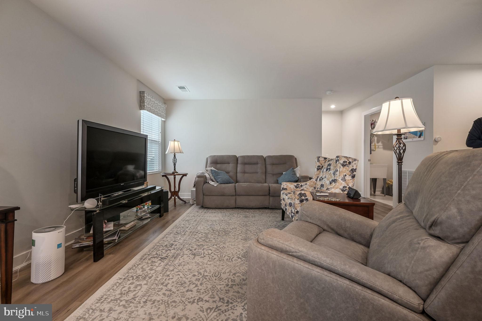 VERONA WOODS - Residential
