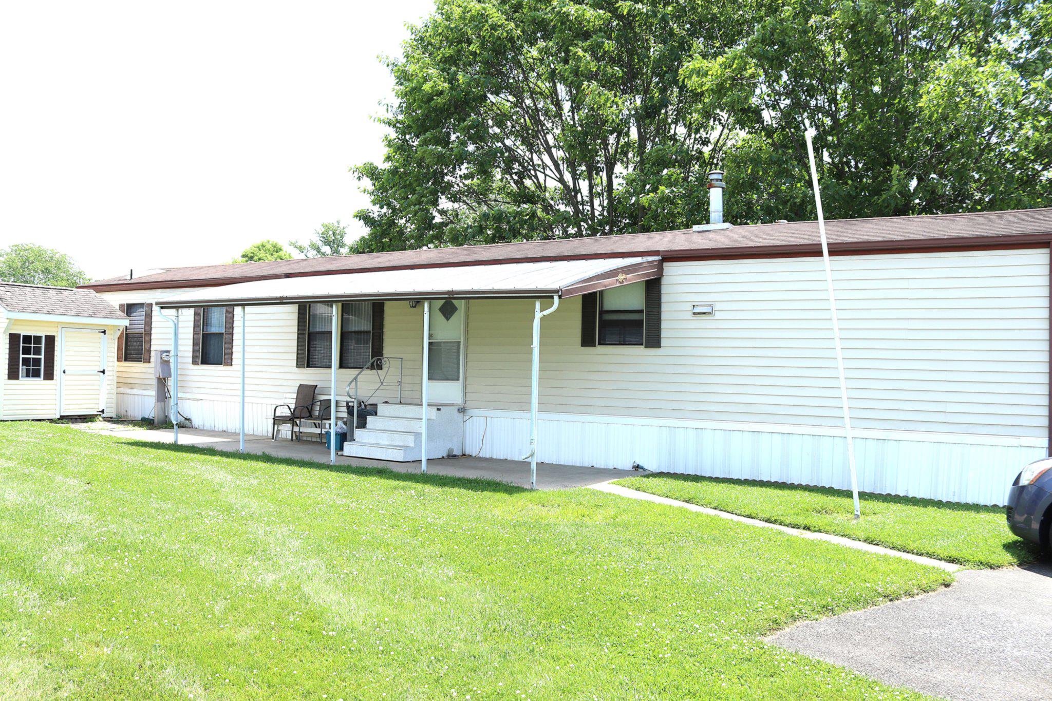 Welcome to 440 Daisy Drive in the desirable Sunset Estates community! This 2-bedroom, 2-bathroom home offers a functional layout with bedrooms and bathrooms located on opposite ends of the home, providing privacy and convenience for residents and guests alike.  The spacious primary suite features high peaked ceilings, a walk-in closet and a private full bathroom, creating a comfortable retreat. All appliances are included in the sale. Recent updates provide added peace of mind, including a brand new outdoor air conditioning unit and a new water heater.  

Land rent is approximately $600/month and includes basic cable and trash service. Don't miss this affordable opportunity to enjoy low-maintenance living in a welcoming community!