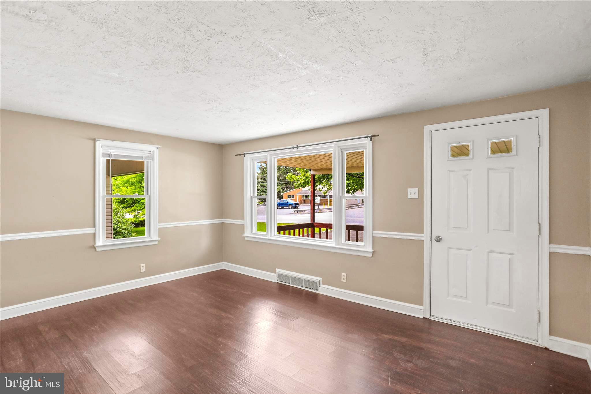 WOODLAND VIEW - Residential