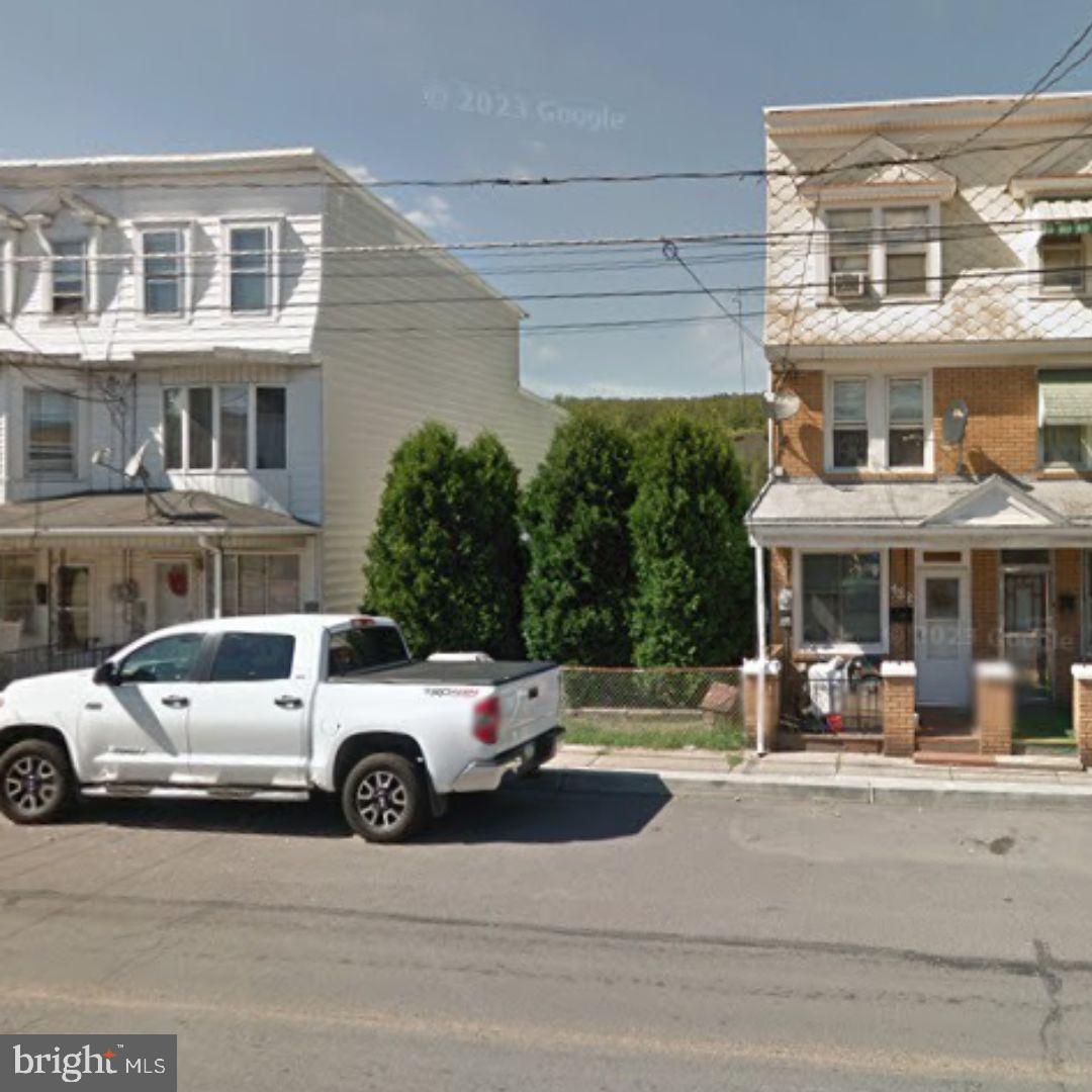 This property, located at 129 East Ave in Mount Carmel, PA, is  a parcel of vacant land/lot. The lot size is 4,366 sq.ft., providing ample space for potential development or construction.
