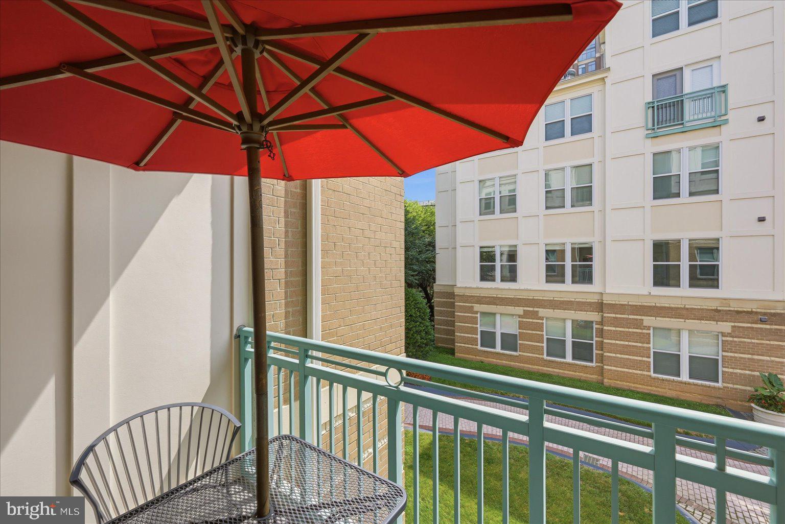 SAVOY AT RESTON TOWN CENTER - Residential