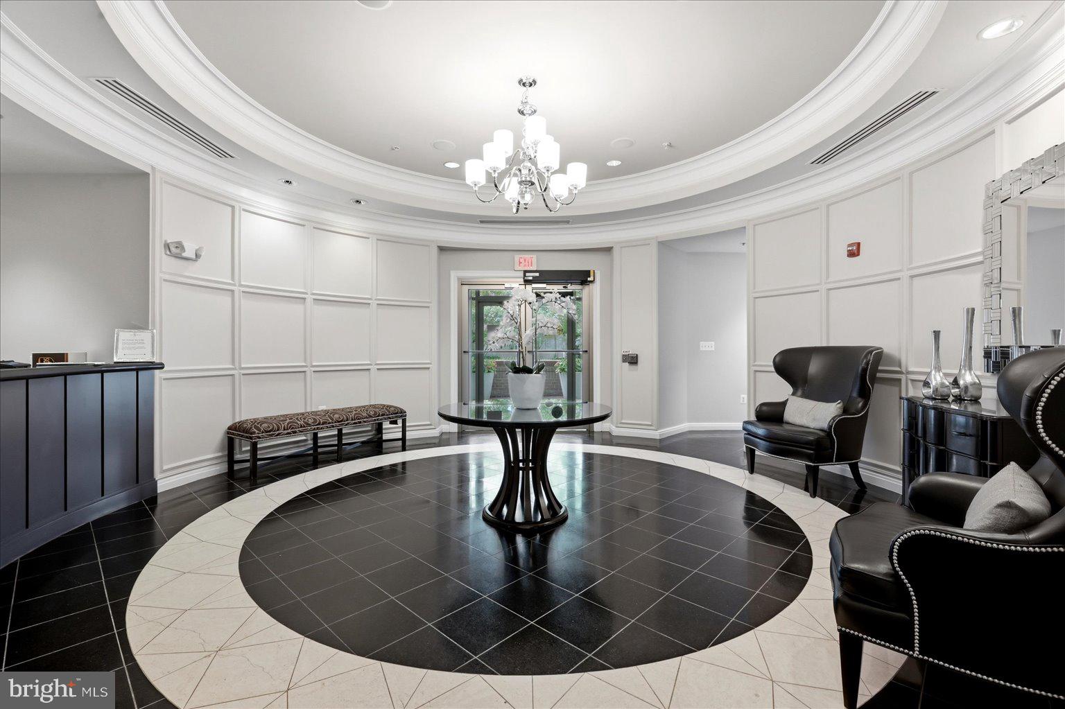 SAVOY AT RESTON TOWN CENTER - Residential