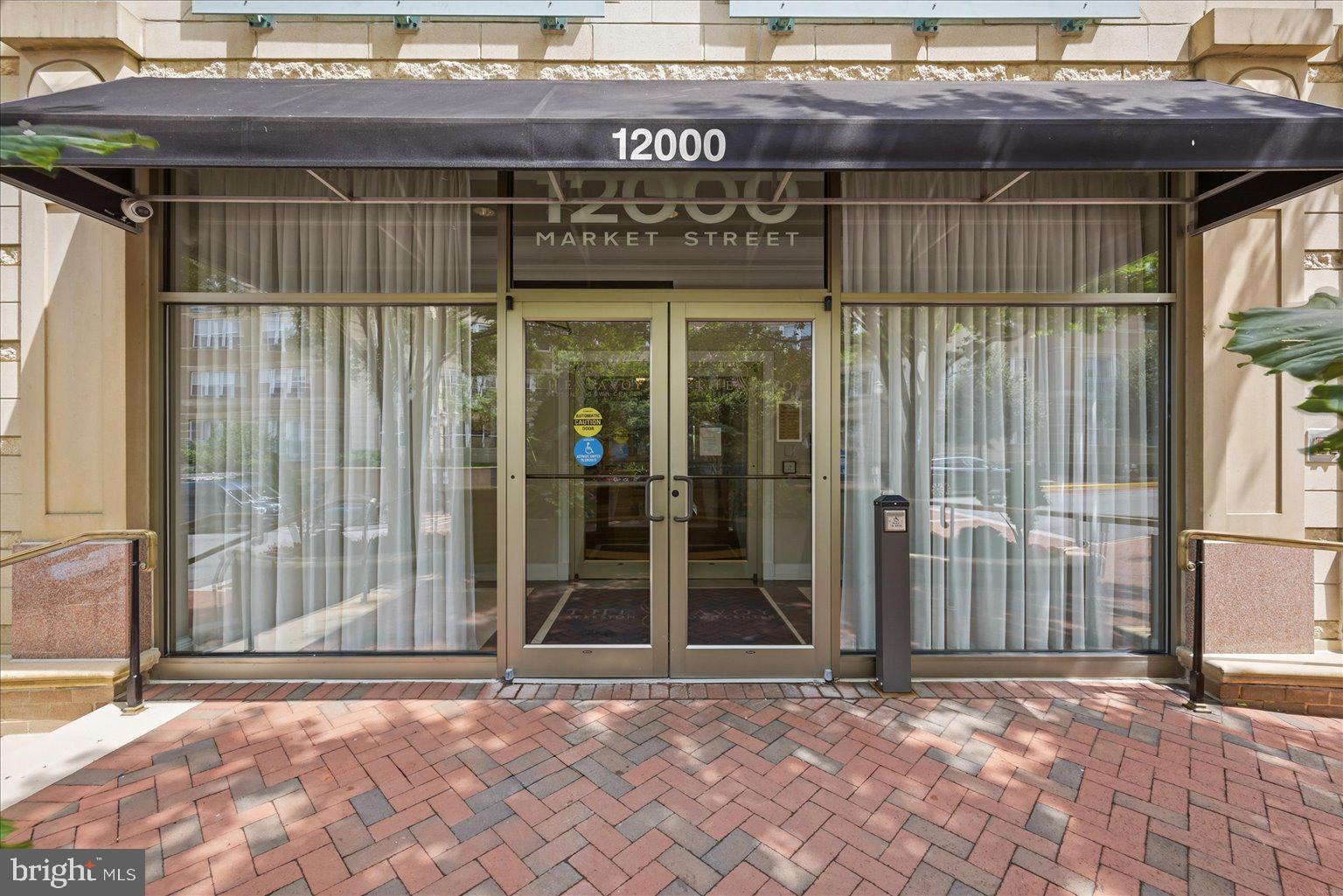 SAVOY AT RESTON TOWN CENTER - Residential