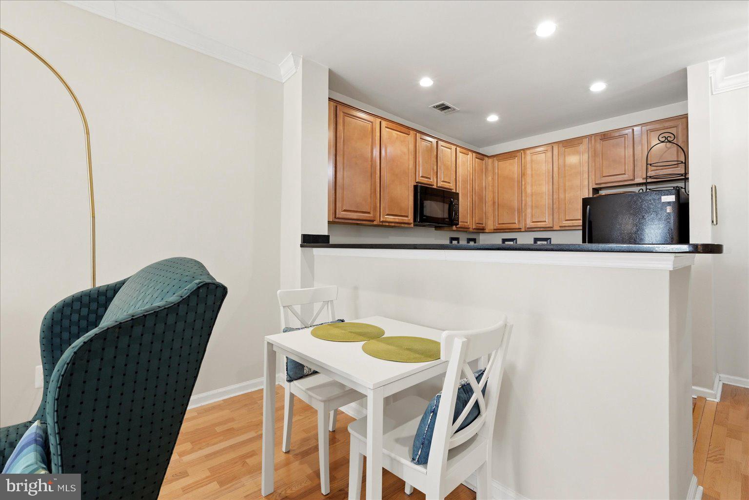 SAVOY AT RESTON TOWN CENTER - Residential