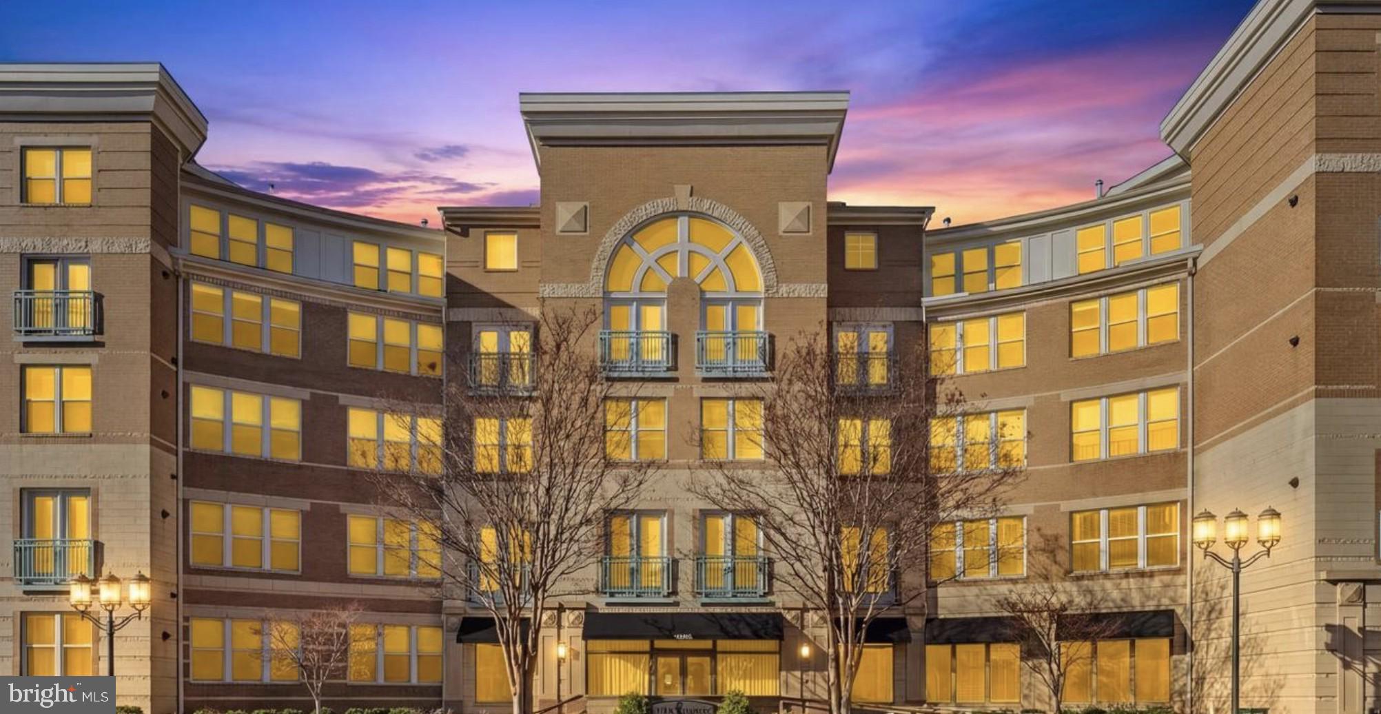 SAVOY AT RESTON TOWN CENTER - Residential