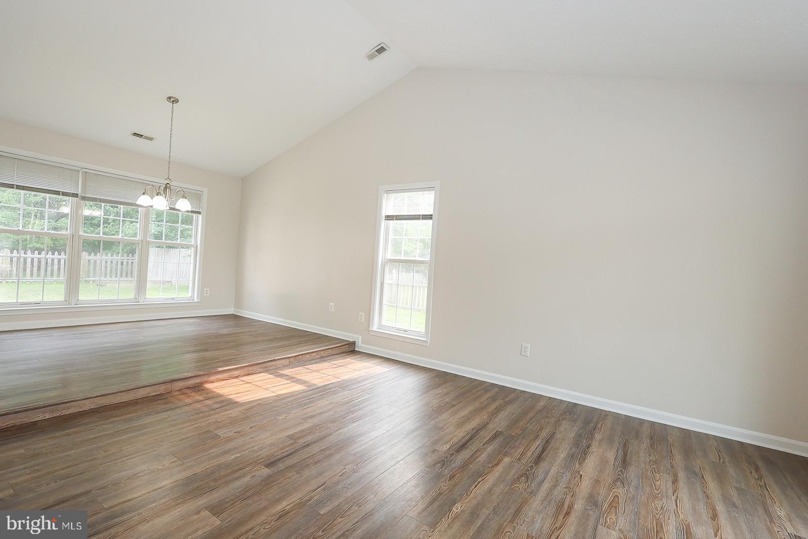 CEDAR COVE - Residential