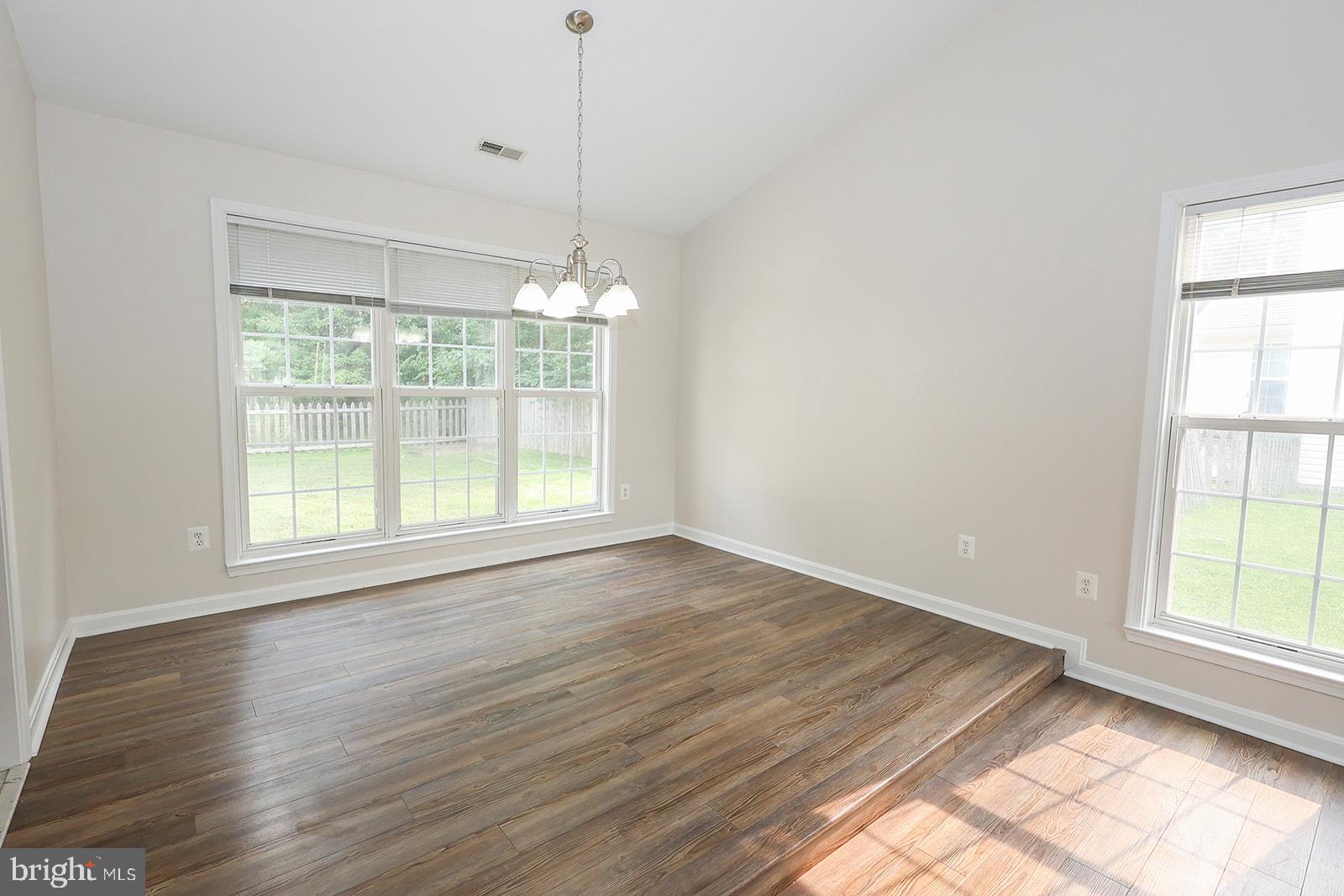 CEDAR COVE - Residential