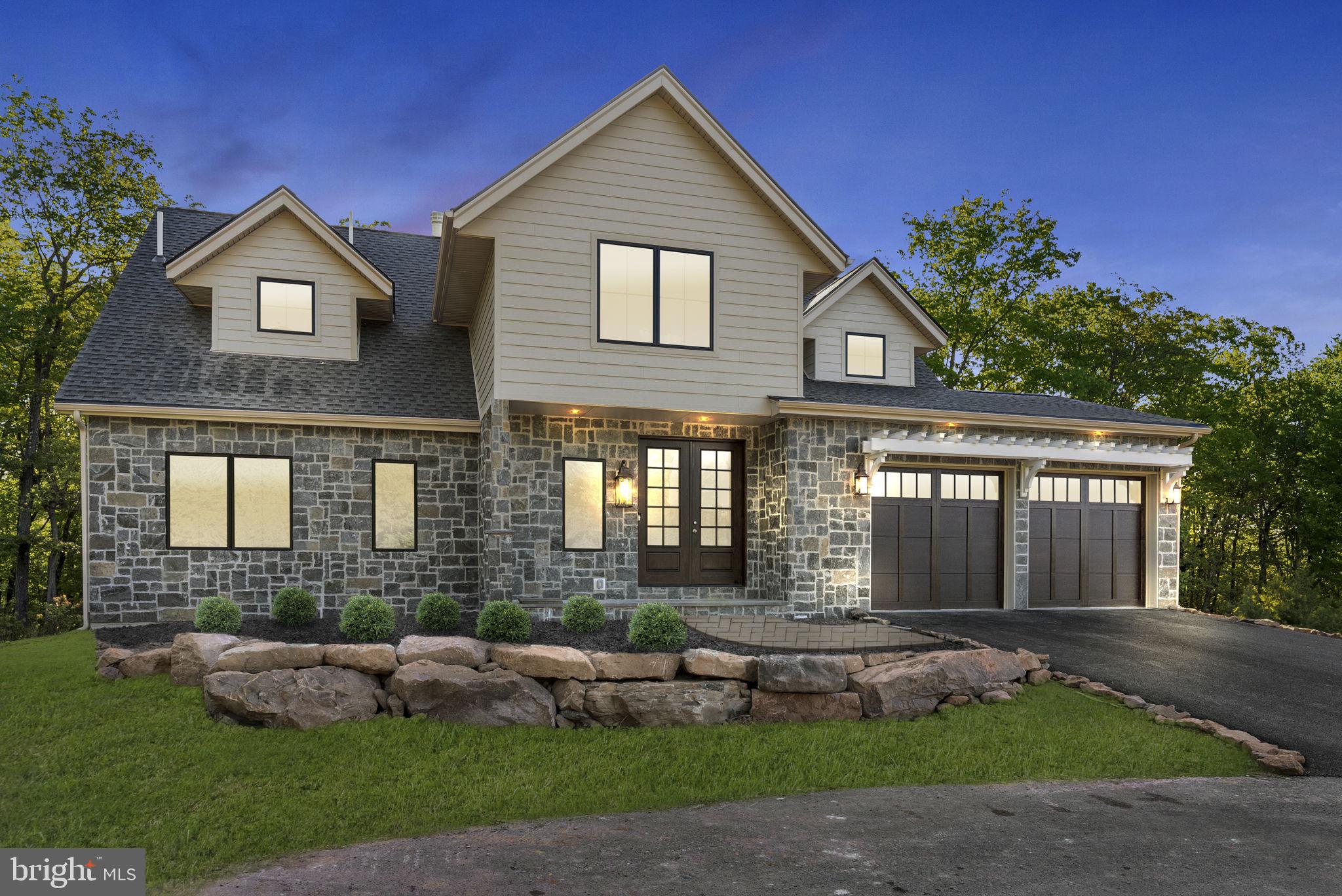 BIG BOULDER LAKE - Residential