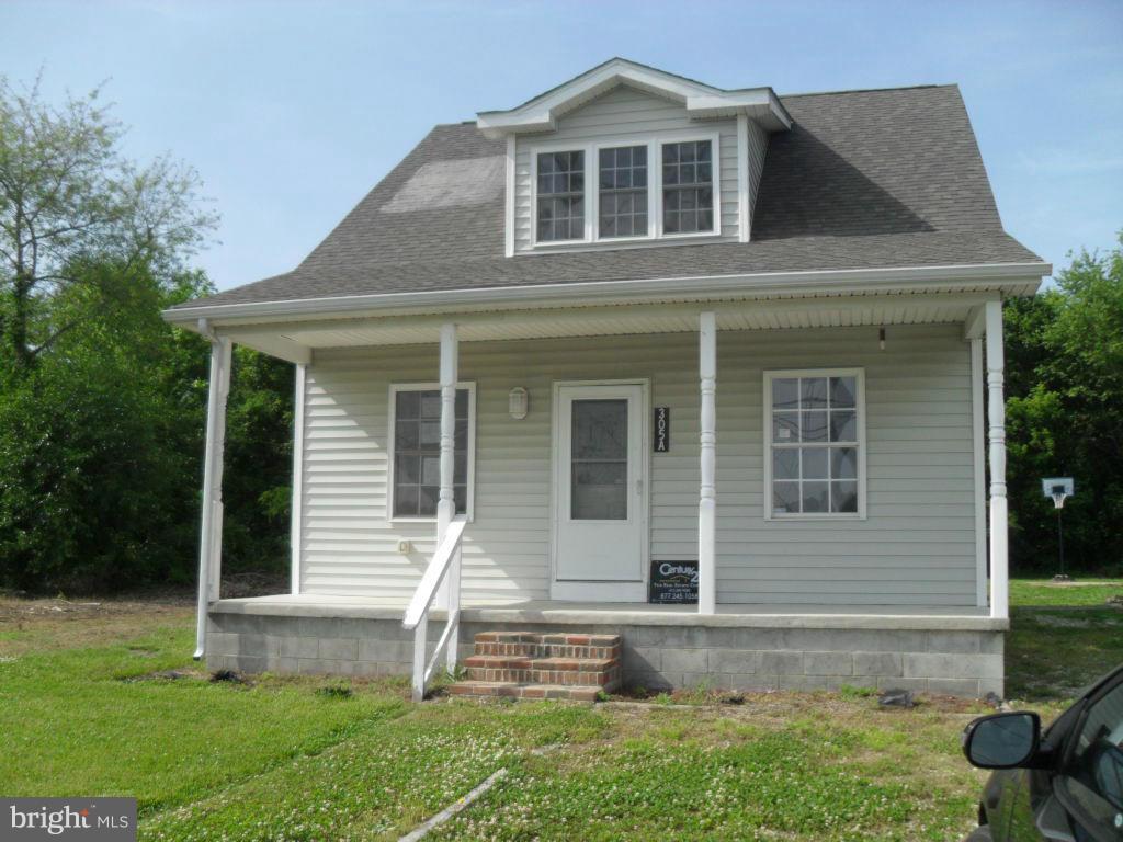 Cute Cape Cod in Hurlock offers covered front porch and deep rear yard. Main level has open floor plan with laundry room off kitchen. Full bath and 2 spacious bedrooms on main level. Upper level has huge master bedroom and full bath. Easy access to rt 16 and 331. Agents this is a HUD home for sale please view full listing agent remarks and view docs uploaded on this MLS for contract details.