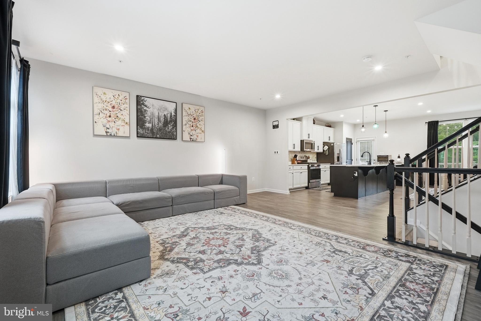 WESTCHESTER SQUARE - Residential