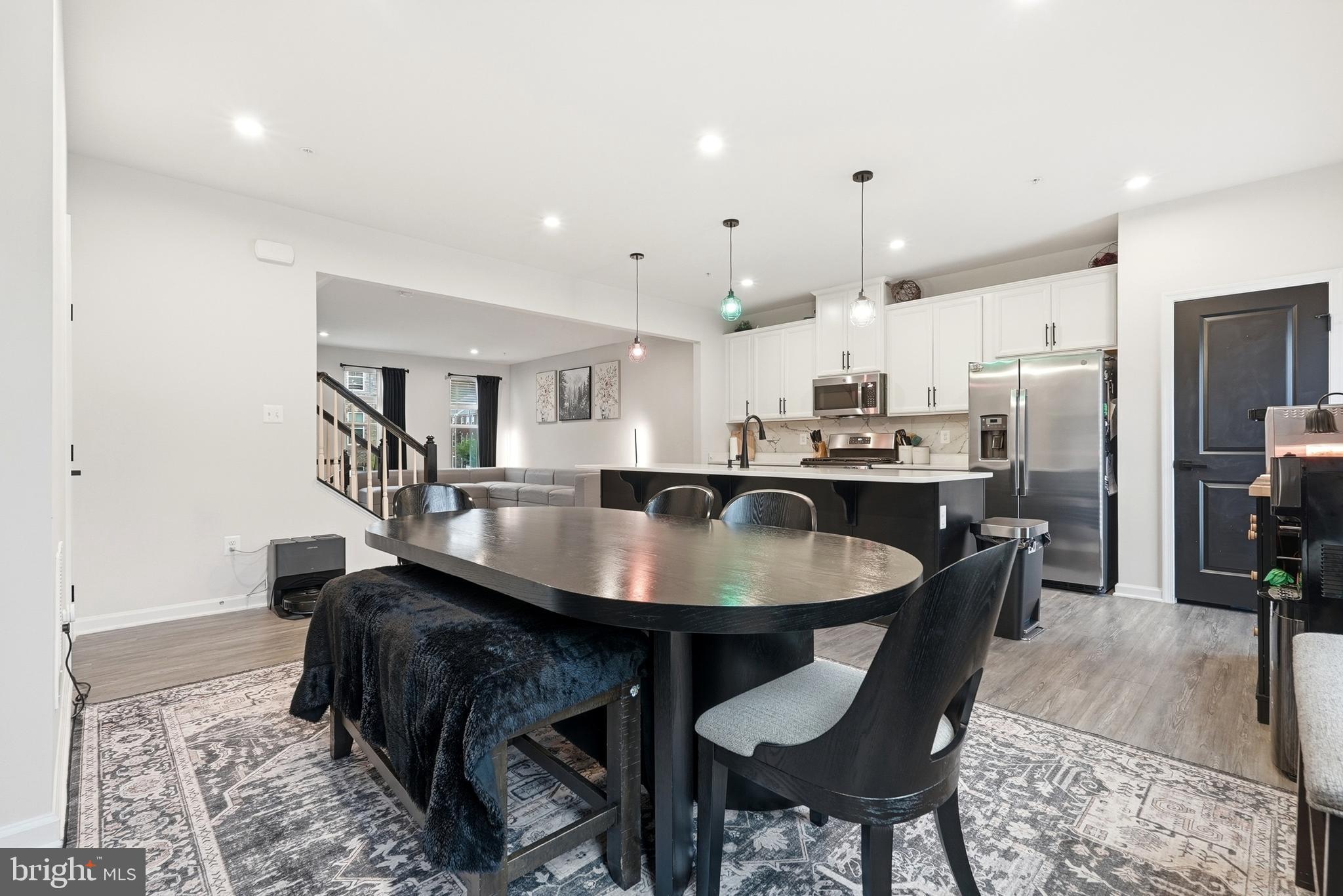 WESTCHESTER SQUARE - Residential