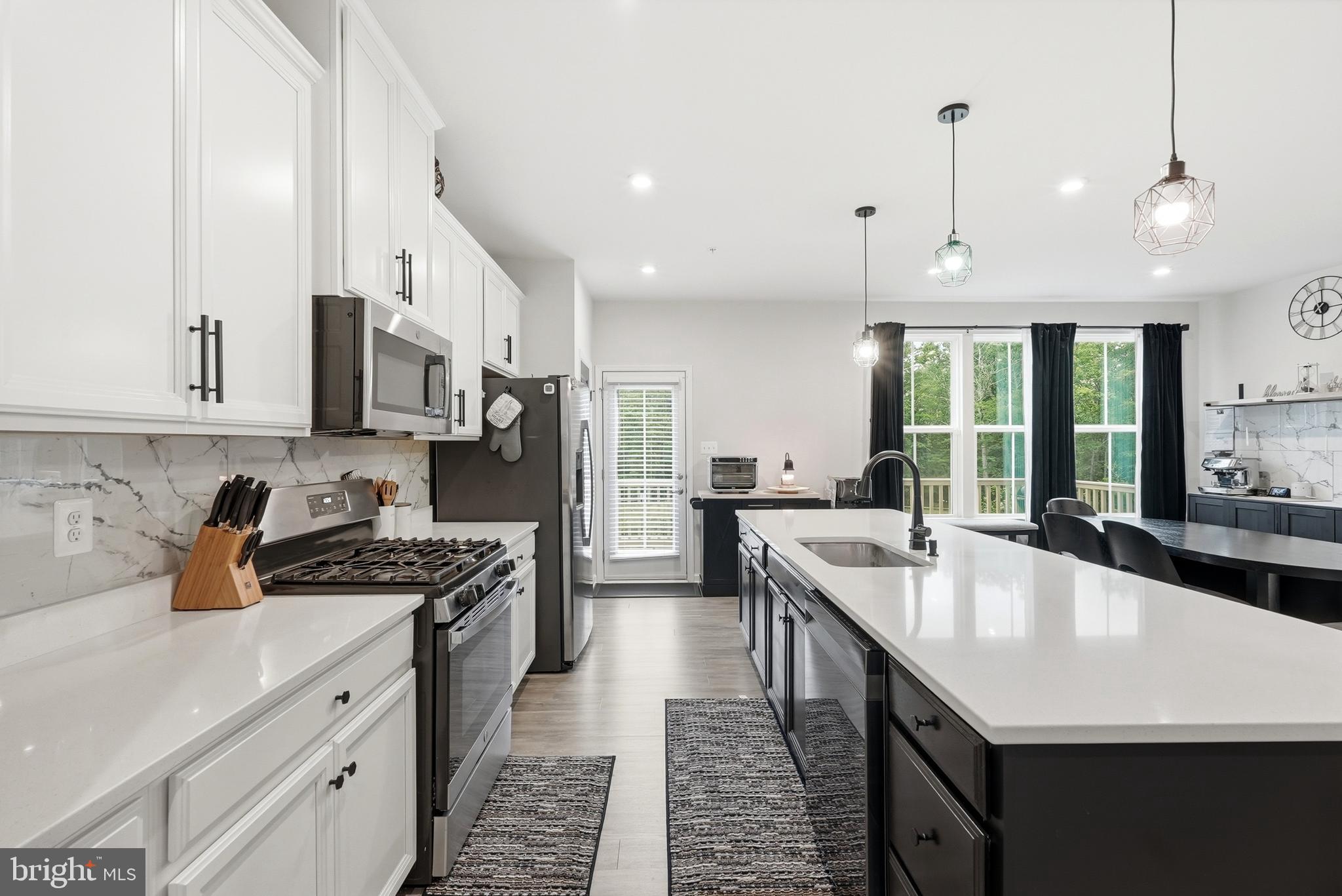 WESTCHESTER SQUARE - Residential