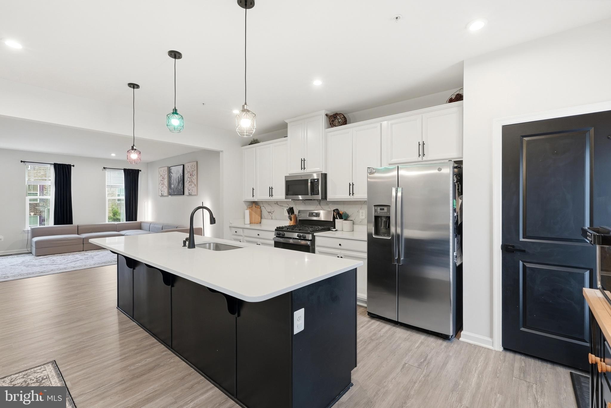 WESTCHESTER SQUARE - Residential