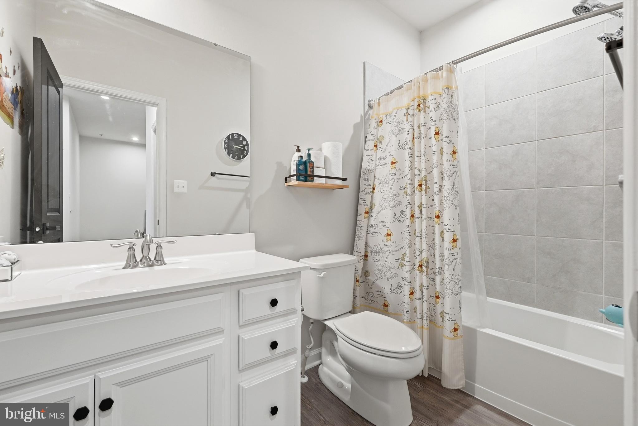 WESTCHESTER SQUARE - Residential