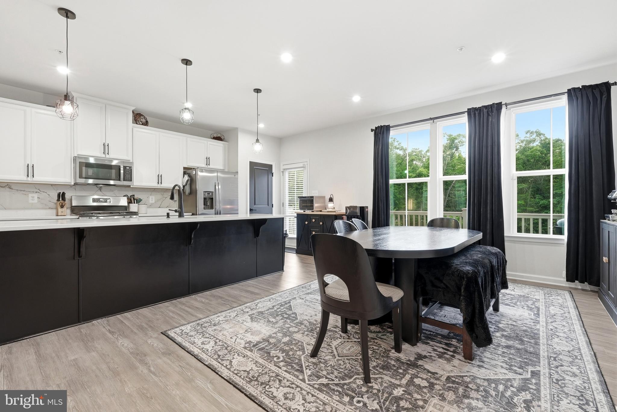 WESTCHESTER SQUARE - Residential
