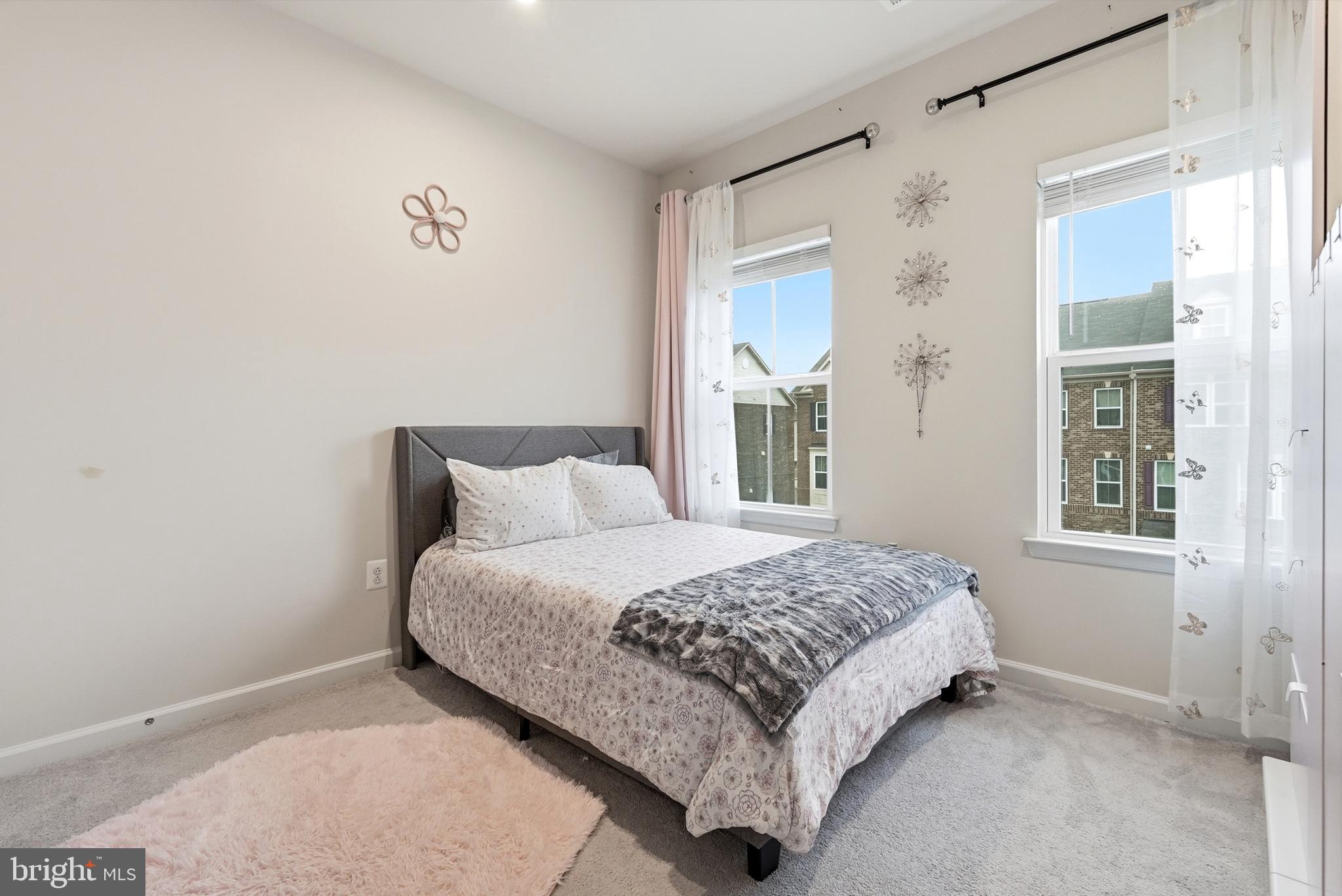 WESTCHESTER SQUARE - Residential