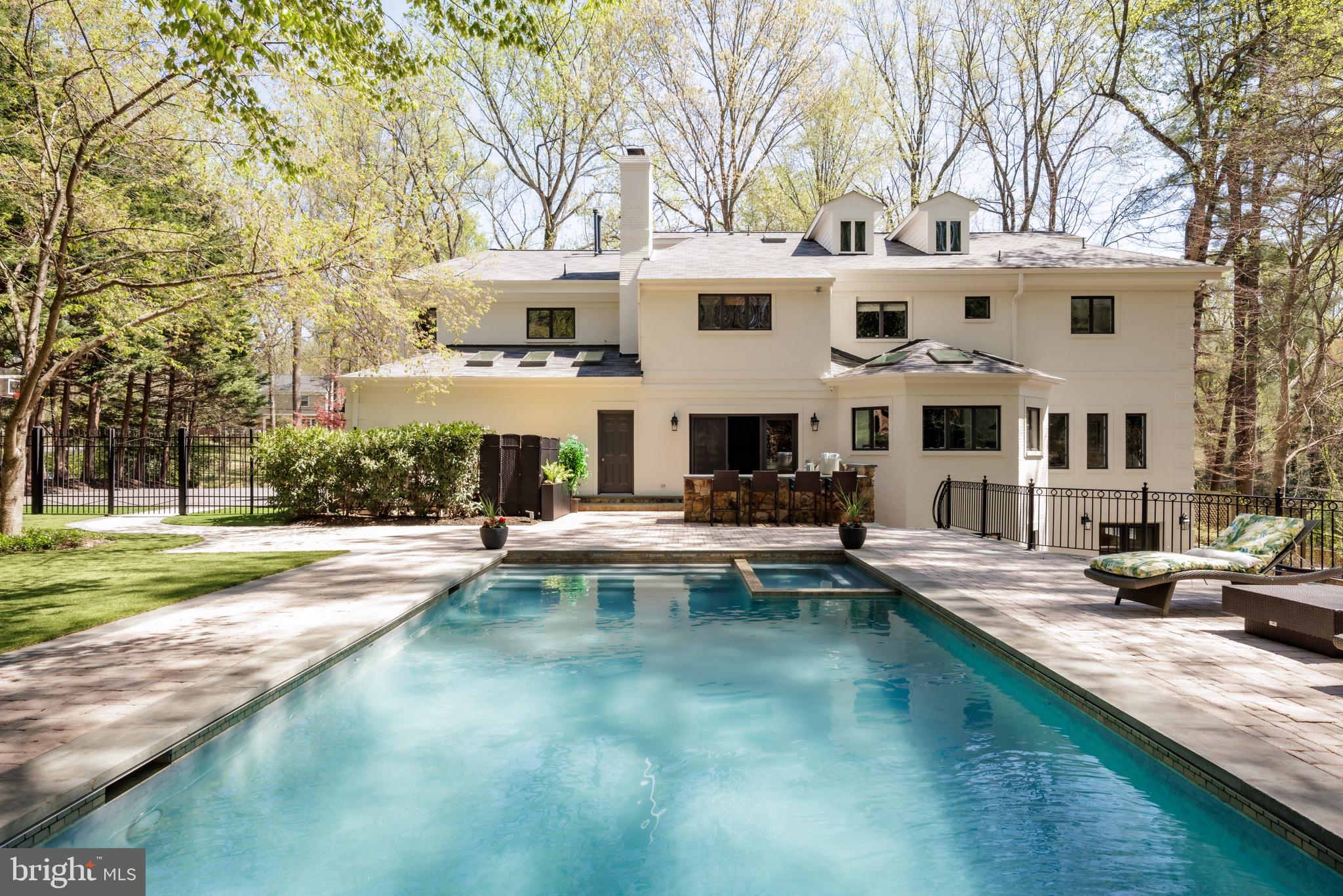 POTOMAC OUTSIDE - Residential
