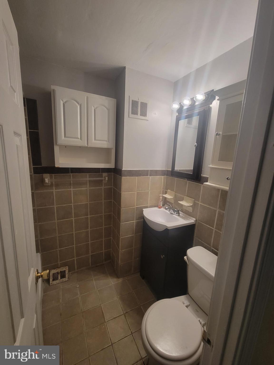 ACADEMY GARDENS - Residential Lease