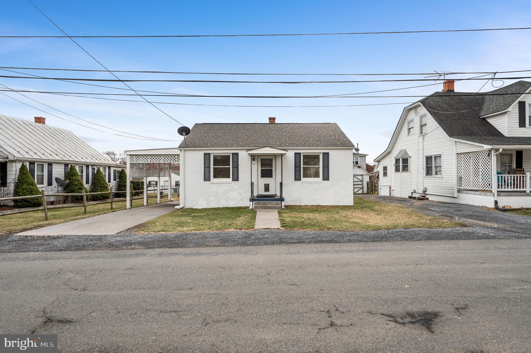 This adorable, updated 2-Bedroom, 1-Bath home in the City of Winchester offers the perfect blend of comfort and cozy charm. Featuring beautiful, low-maintenance LVP flooring throughout and fresh paint, it’s move-in ready for you to make it your own.
Enjoy the added bonus of a bright and inviting sunroom, perfect for sipping your morning coffee or relaxing in the afternoon. The unfinished basement provides plenty of potential for storage or customization.
Conveniently located in the City of Winchester, this home is just minutes away from local amenities, making life easy and accessible. With a carport, small deck, and a quaint yard space, you'll have the perfect outdoor area for enjoying warm evenings or entertaining guests.
Don't miss out on this delightful home—schedule your showing today!
*Professional photos coming 3/6*